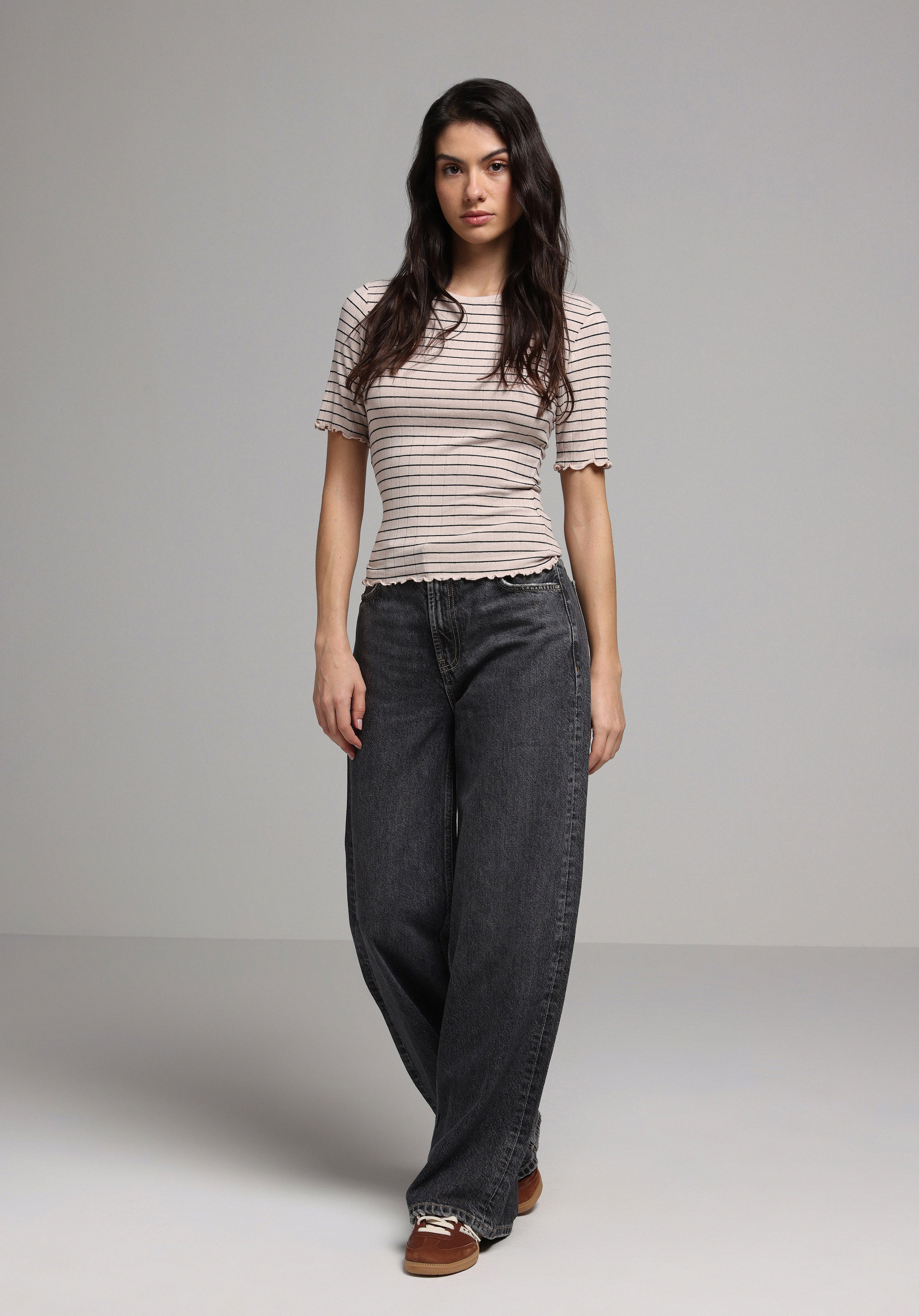 Slim Fit   Kadın Bej  Tişört