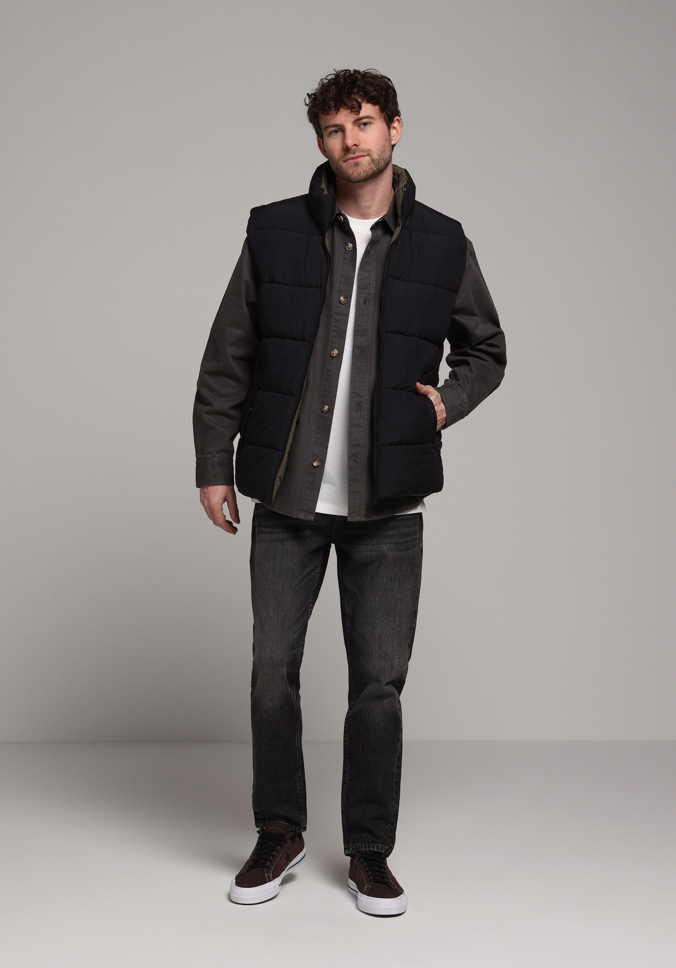 Regular Fit     Erkek Siyah Yelek