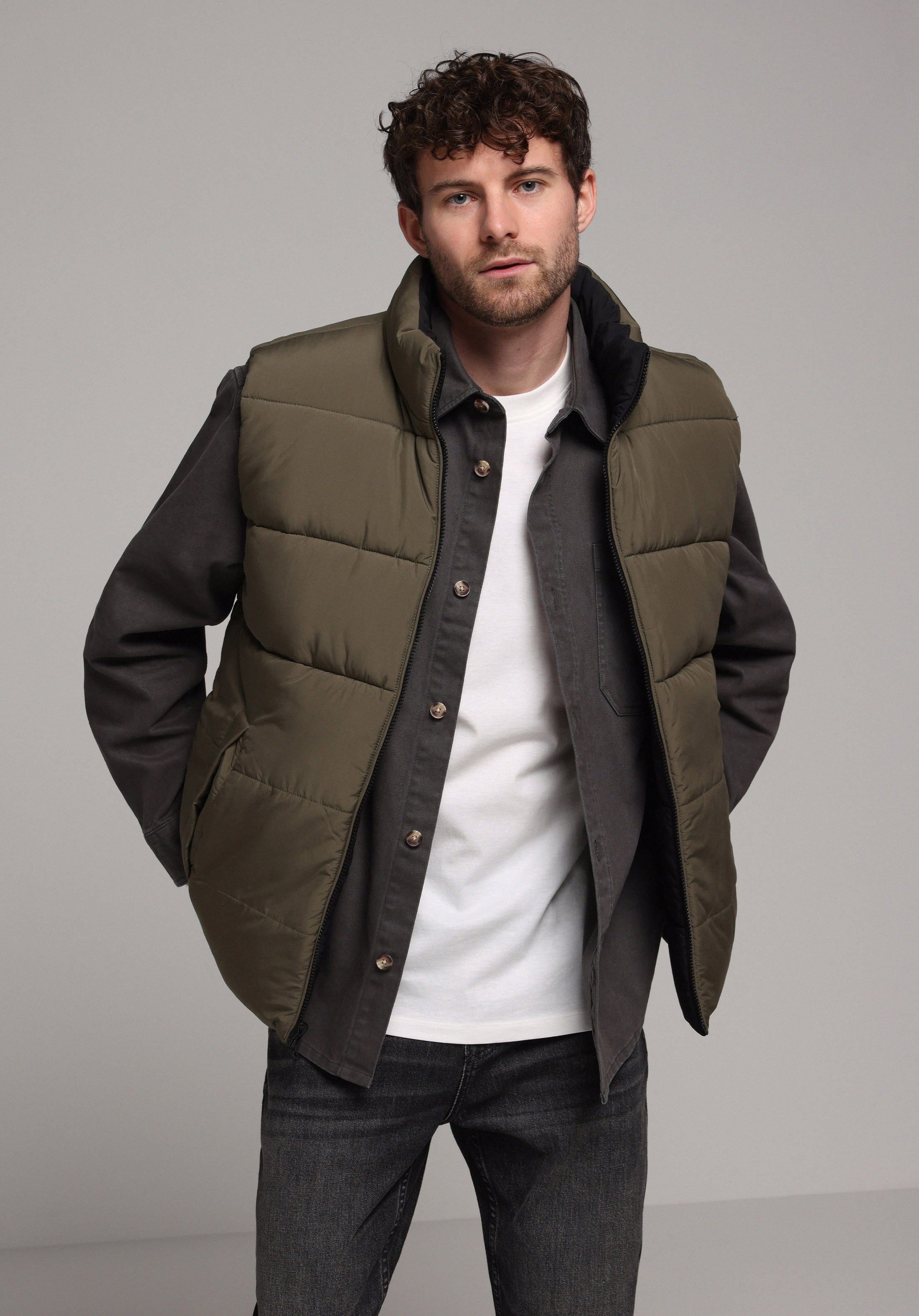 Regular Fit     Erkek Siyah Yelek