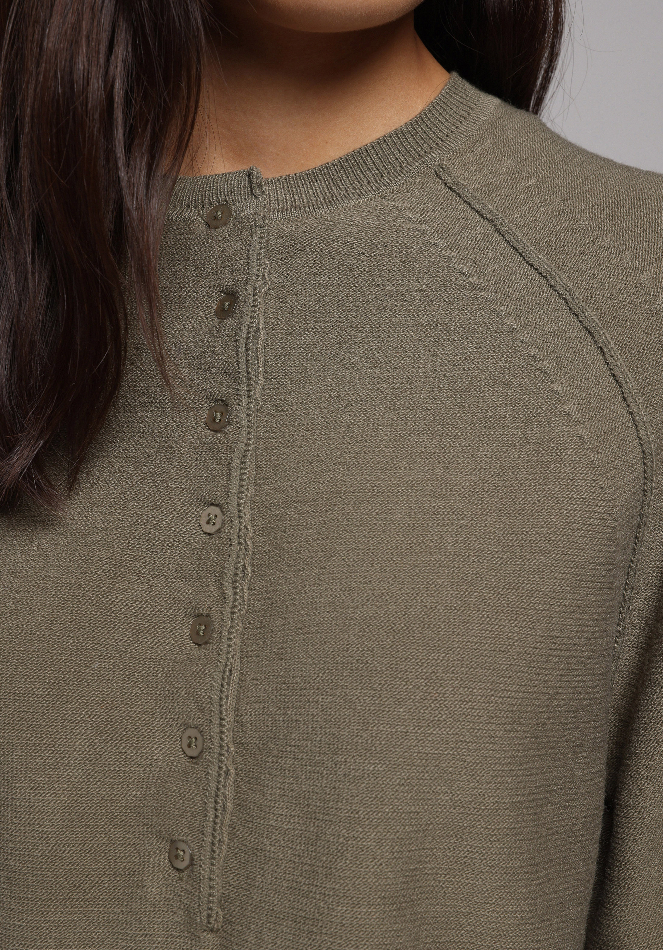 Regular Fit Düğmeli Yaka Düz Kadın Yeşil Kazak