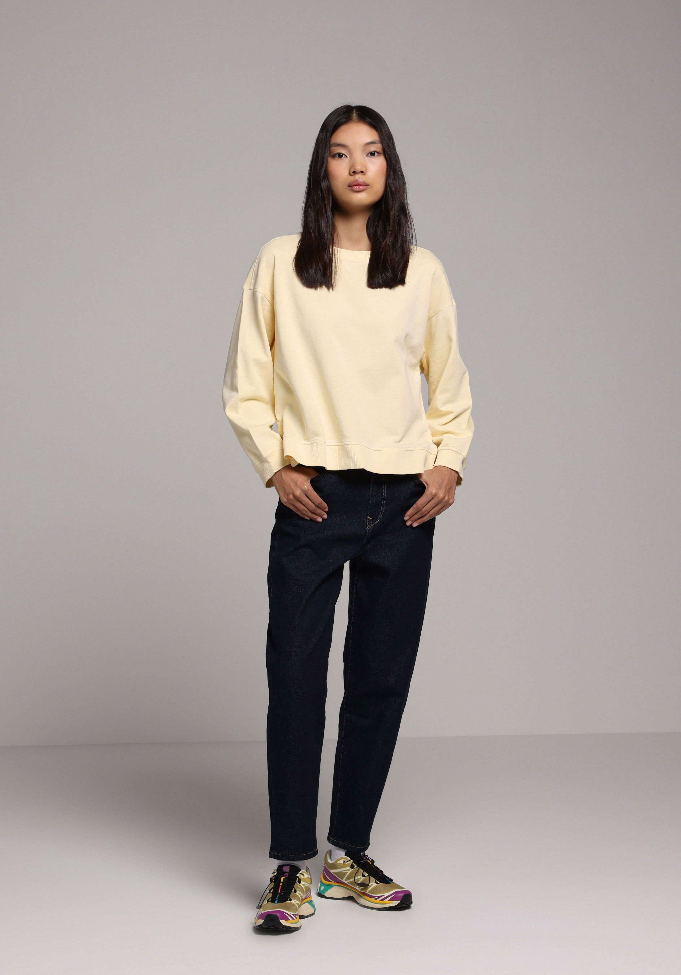 Regular Fit Yuvarlak Yaka Düz Kadın Sari Sweatshirt