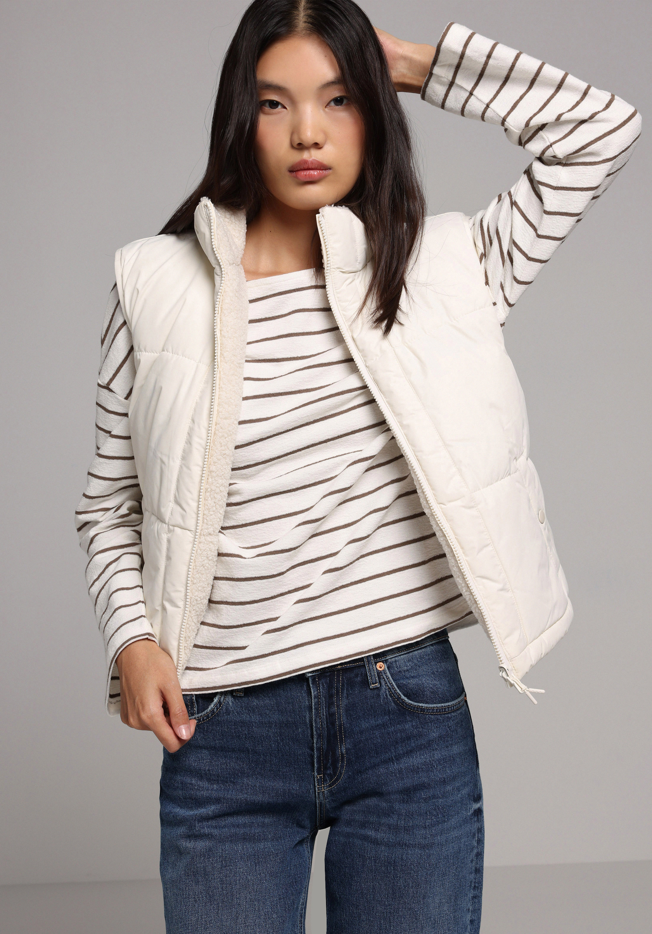 Regular Fit Dik Yaka Fermuarlı Astarlı Çift Yönlü Kadın Ekru Yelek