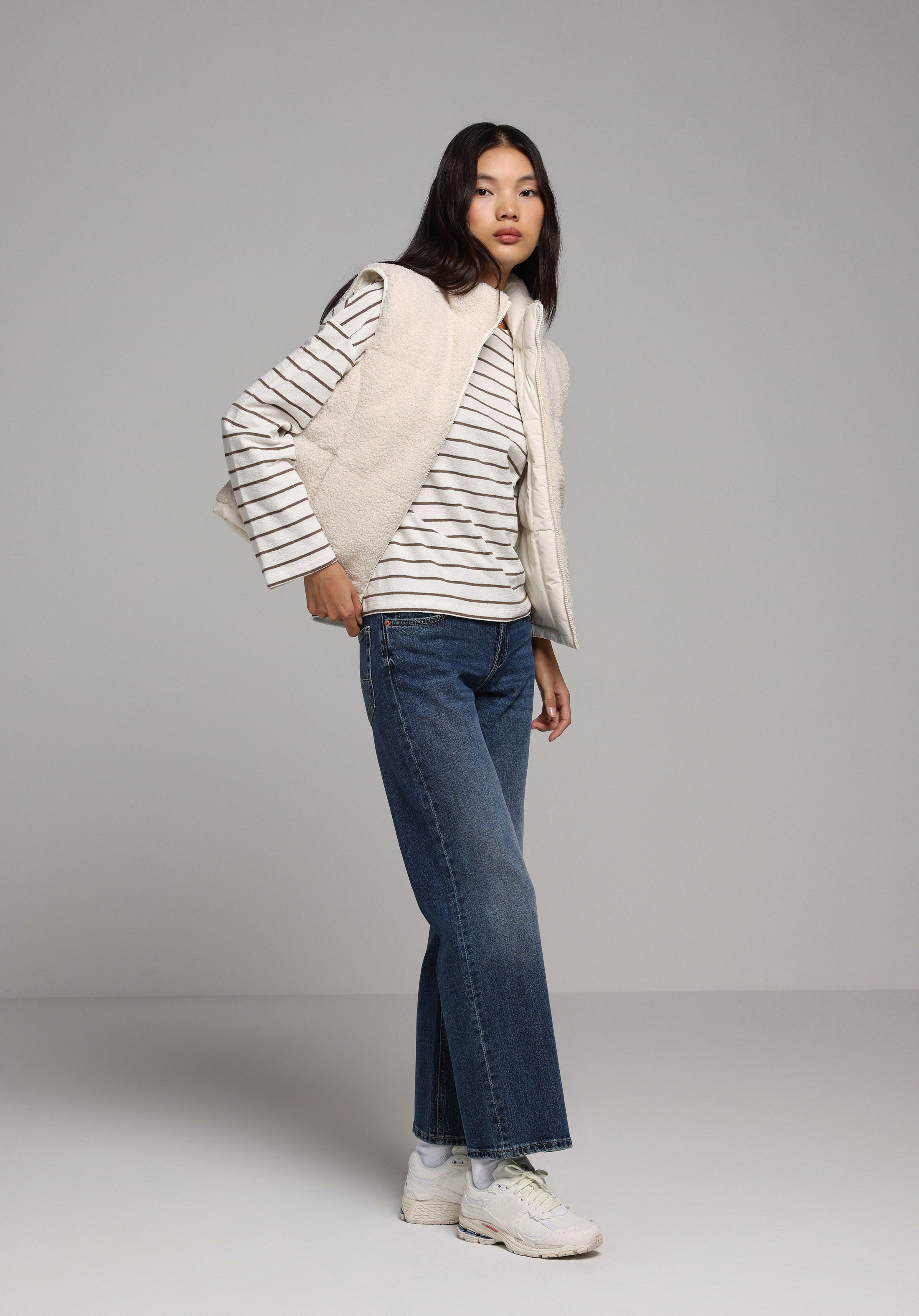 Regular Fit Dik Yaka Fermuarlı Astarlı Çift Yönlü Kadın Ekru Yelek