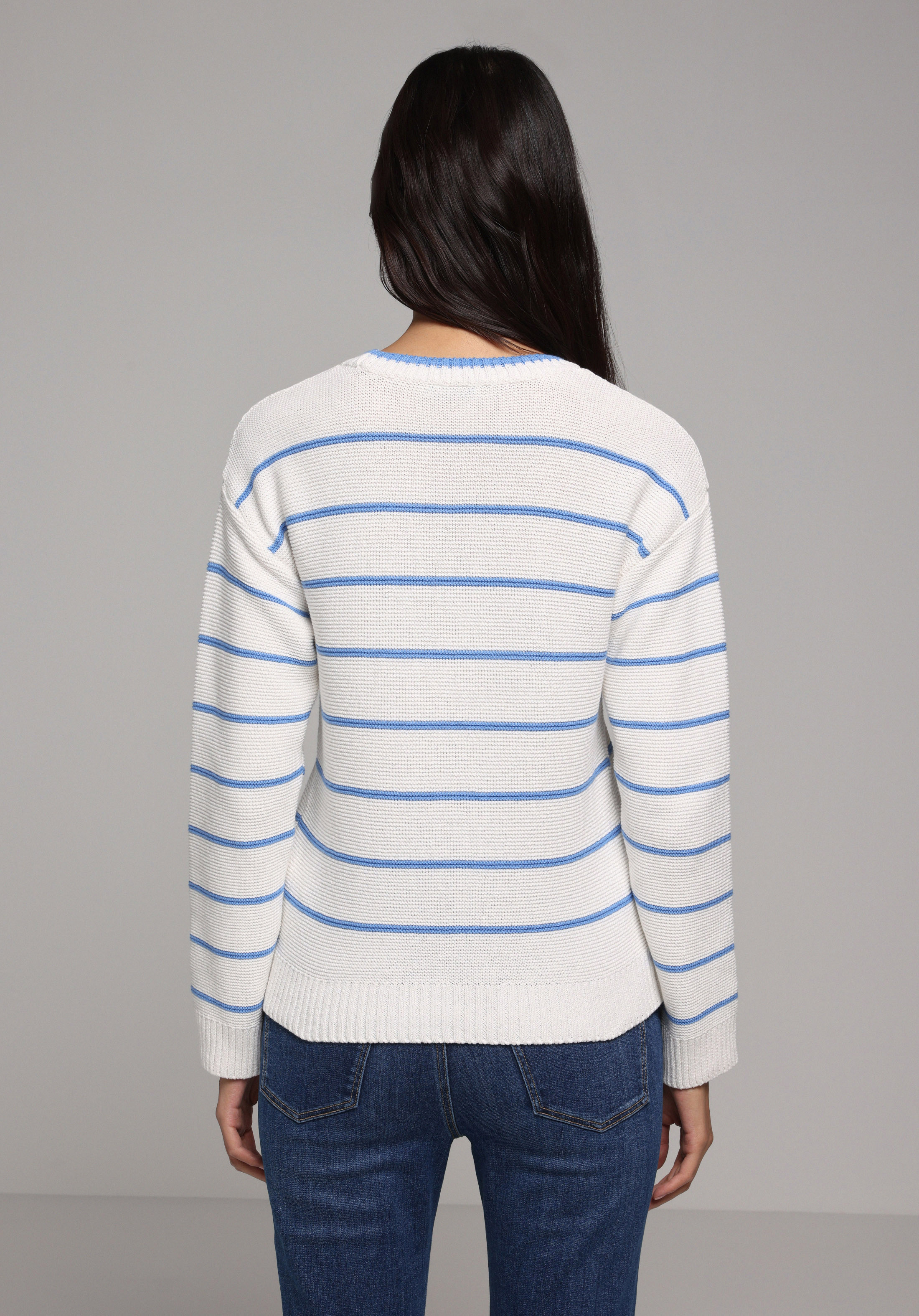 Slim Fit Yuvarlak Yaka Çizgili Kadın Ekru Kazak