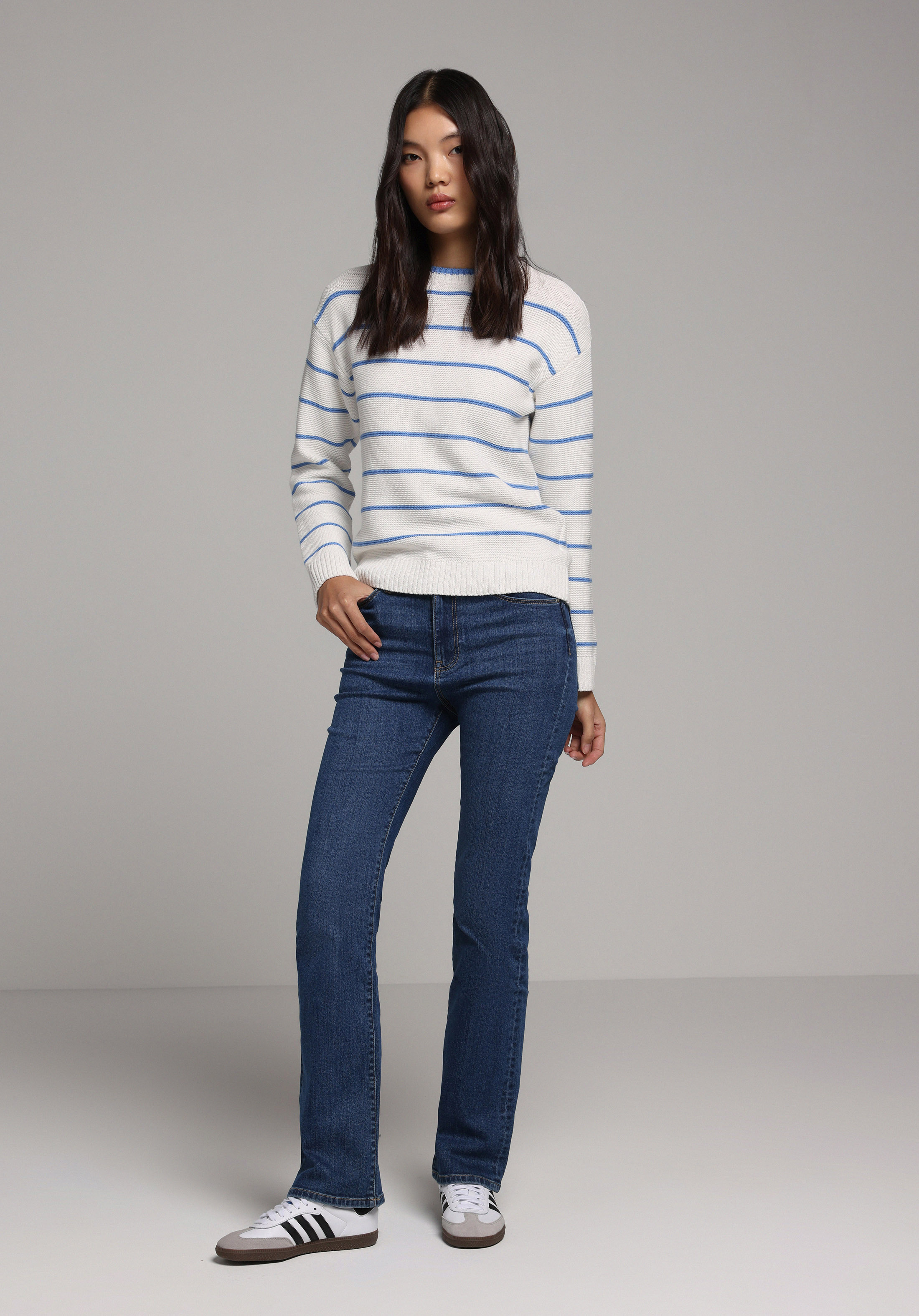 Slim Fit Yuvarlak Yaka Çizgili Kadın Ekru Kazak