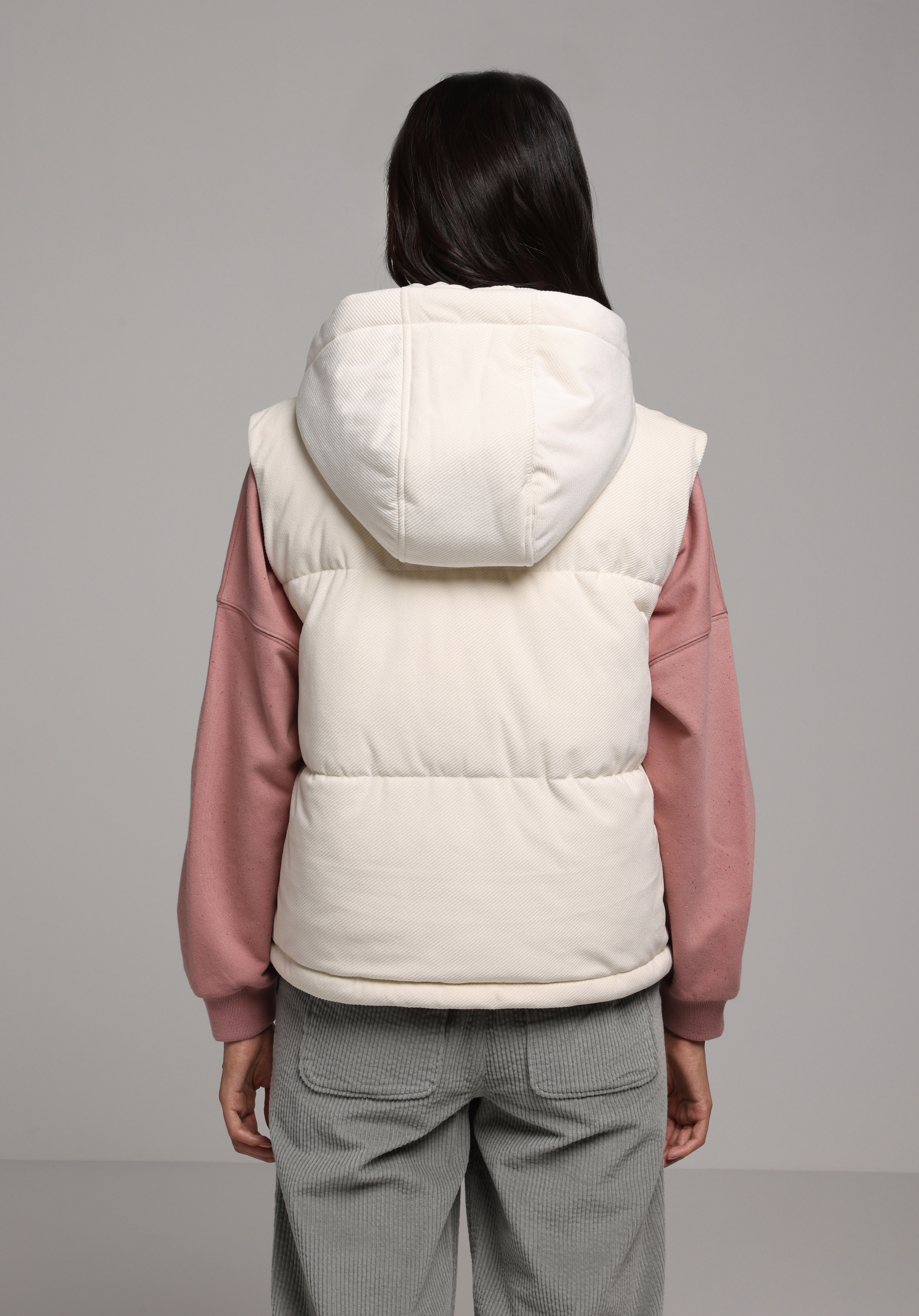 Regular Fit Kapüşonlu Fermuarlı Astarlı Kaplamalı Kadın Ekru Yelek