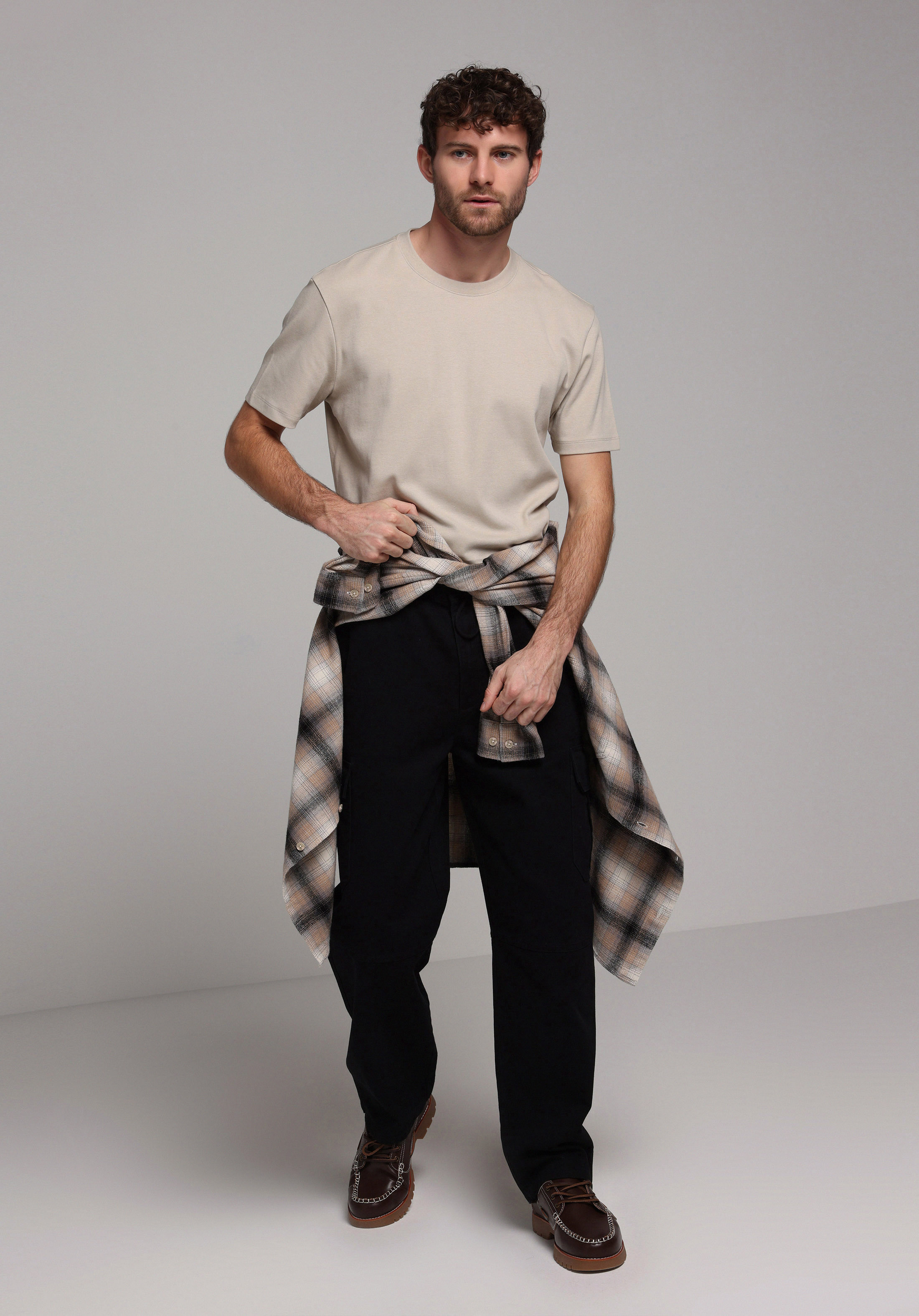 Regular Fit Yuvarlak Yaka Düz Erkek Taş Kısa Kol Tişört