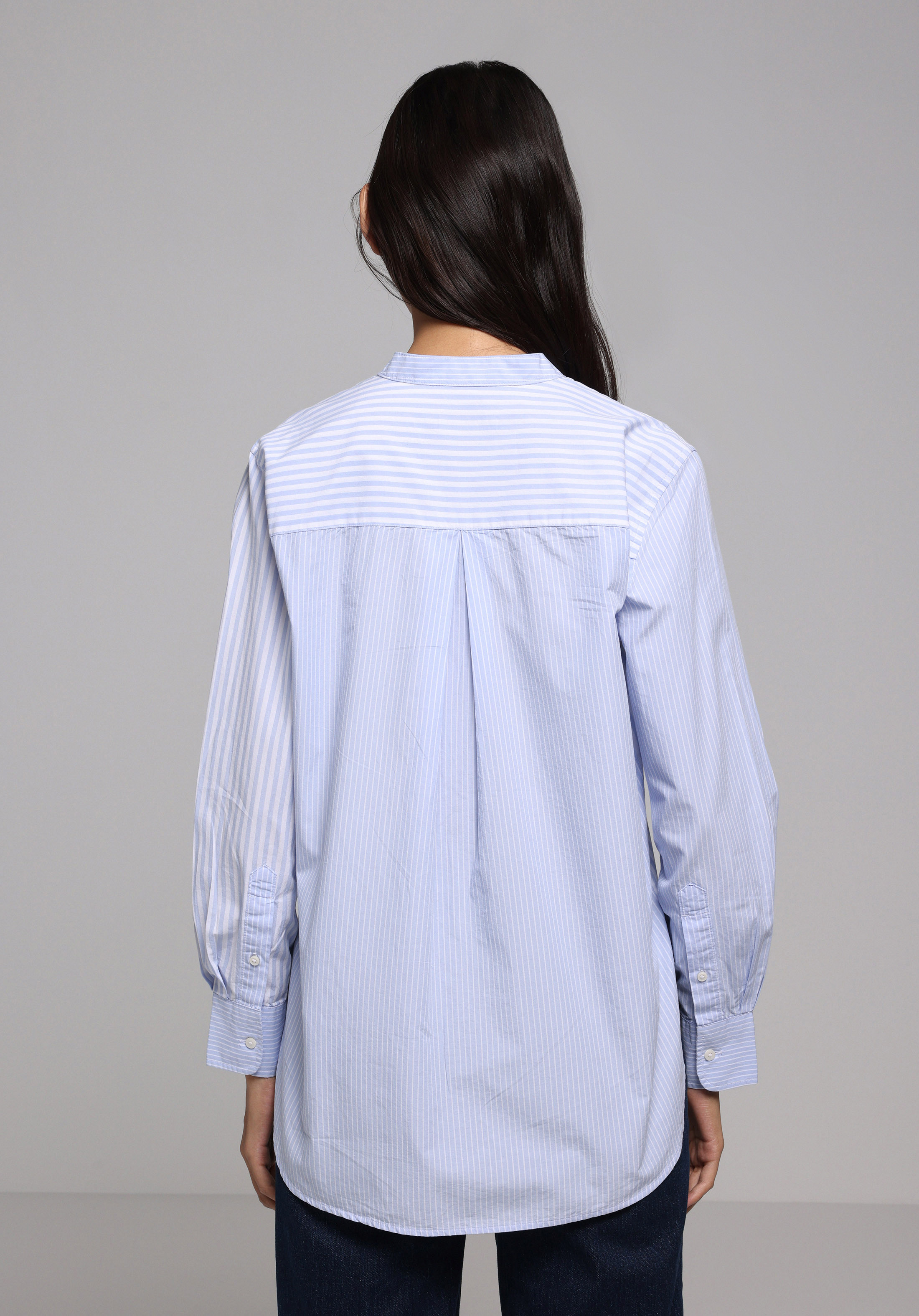 Fashion Fit Hakim Yaka Çizgili Kadın Mavi Uzun Kol Gömlek