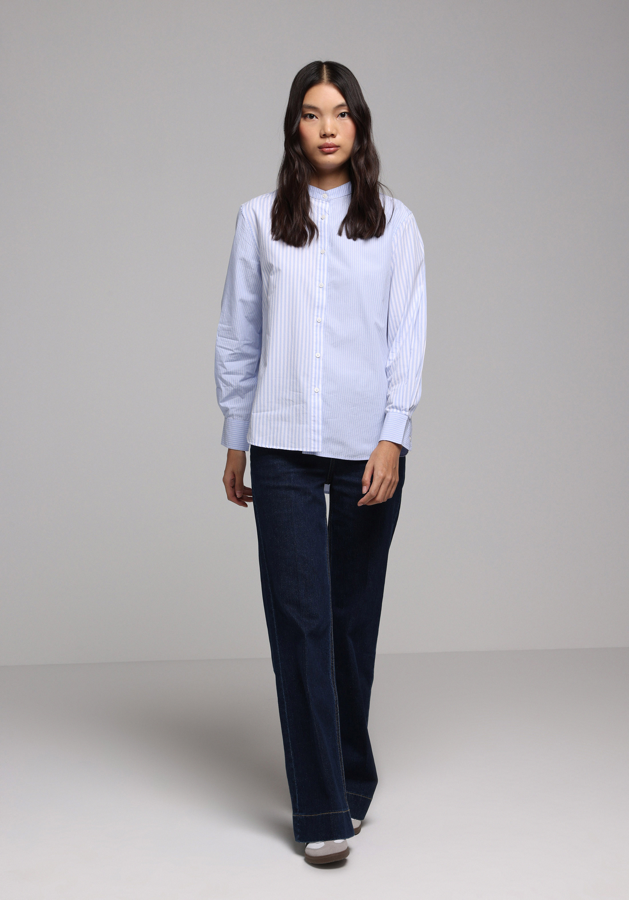 Fashion Fit Hakim Yaka Çizgili Kadın Mavi Uzun Kol Gömlek