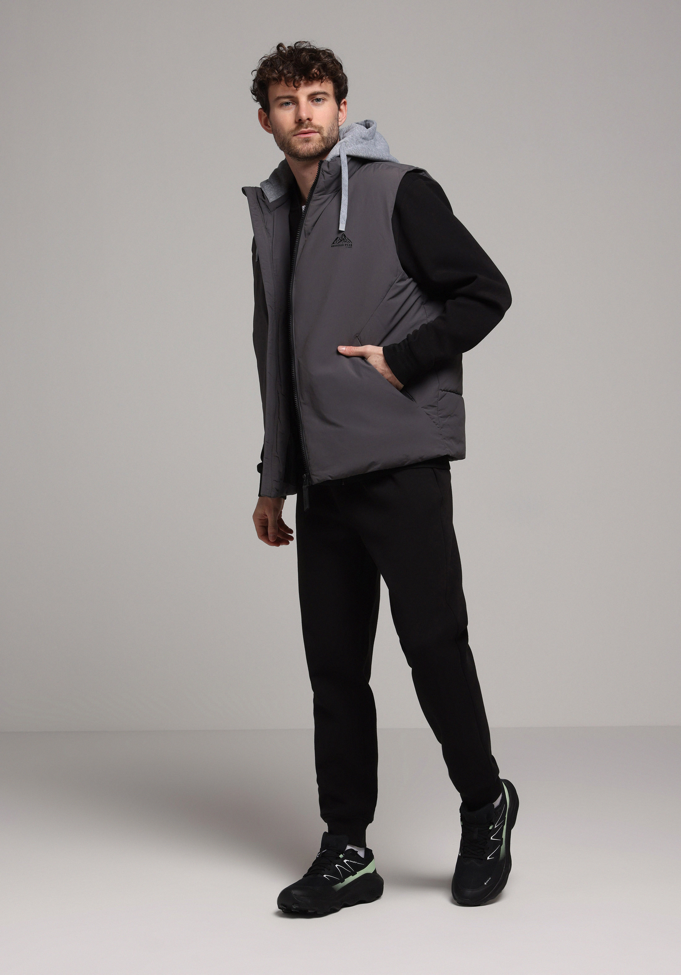 Regular Fit     Erkek Gri Yelek