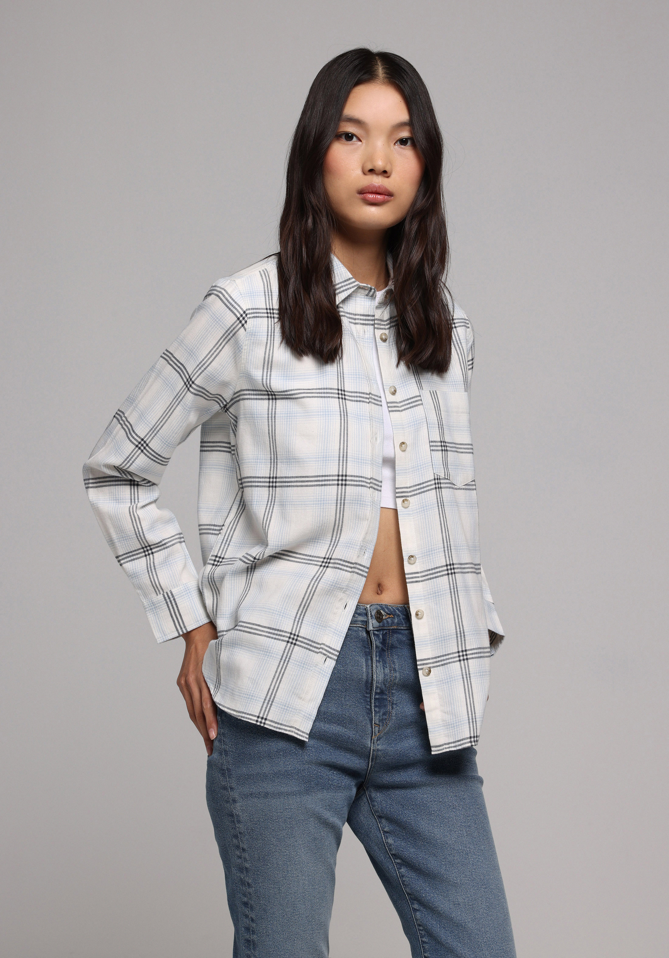 Regular Fit Shirt Neck Ekoseli Kadın Beyaz Uzun Kol Gömlek