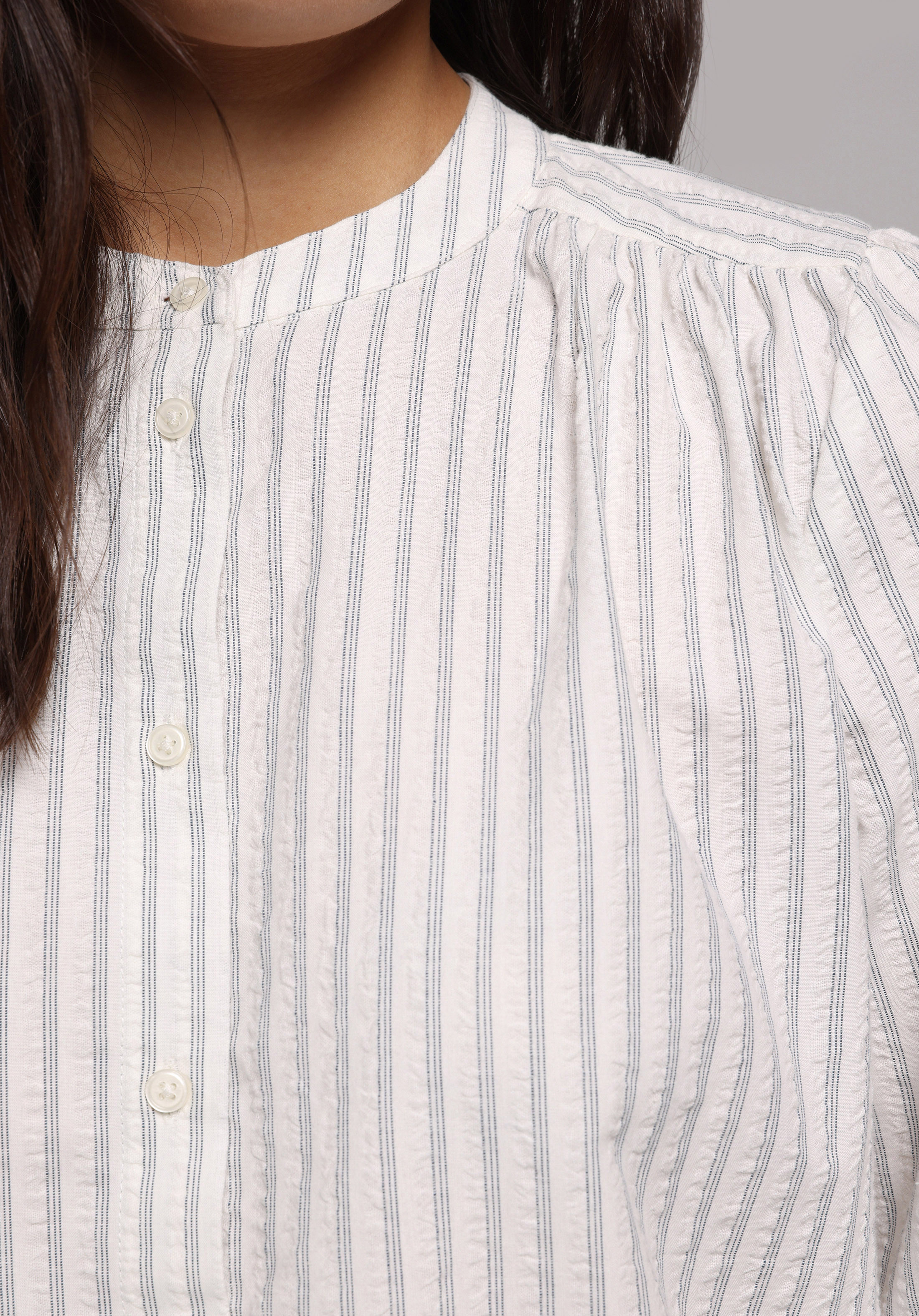 Fashion Fit Hakim Yaka Çizgili Kadın Beyaz Uzun Kol Gömlek