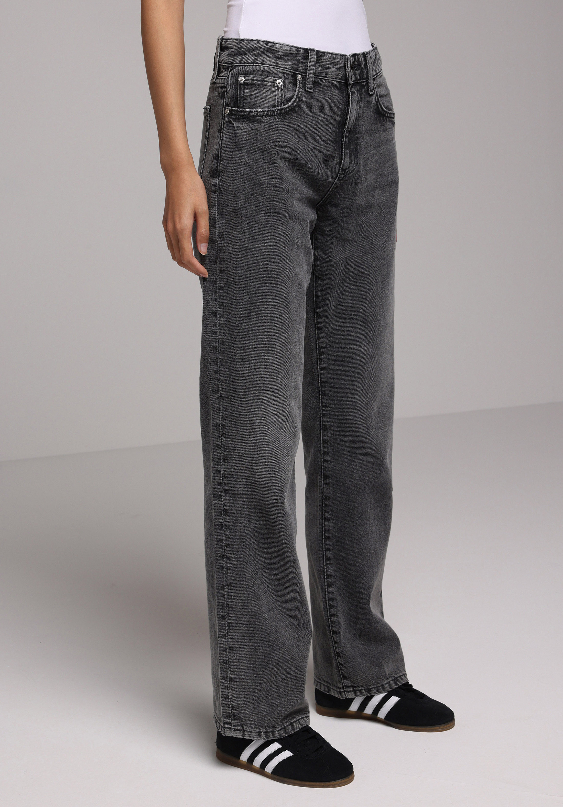 Straight Fit   Kadın Siyah Jean Pantolon