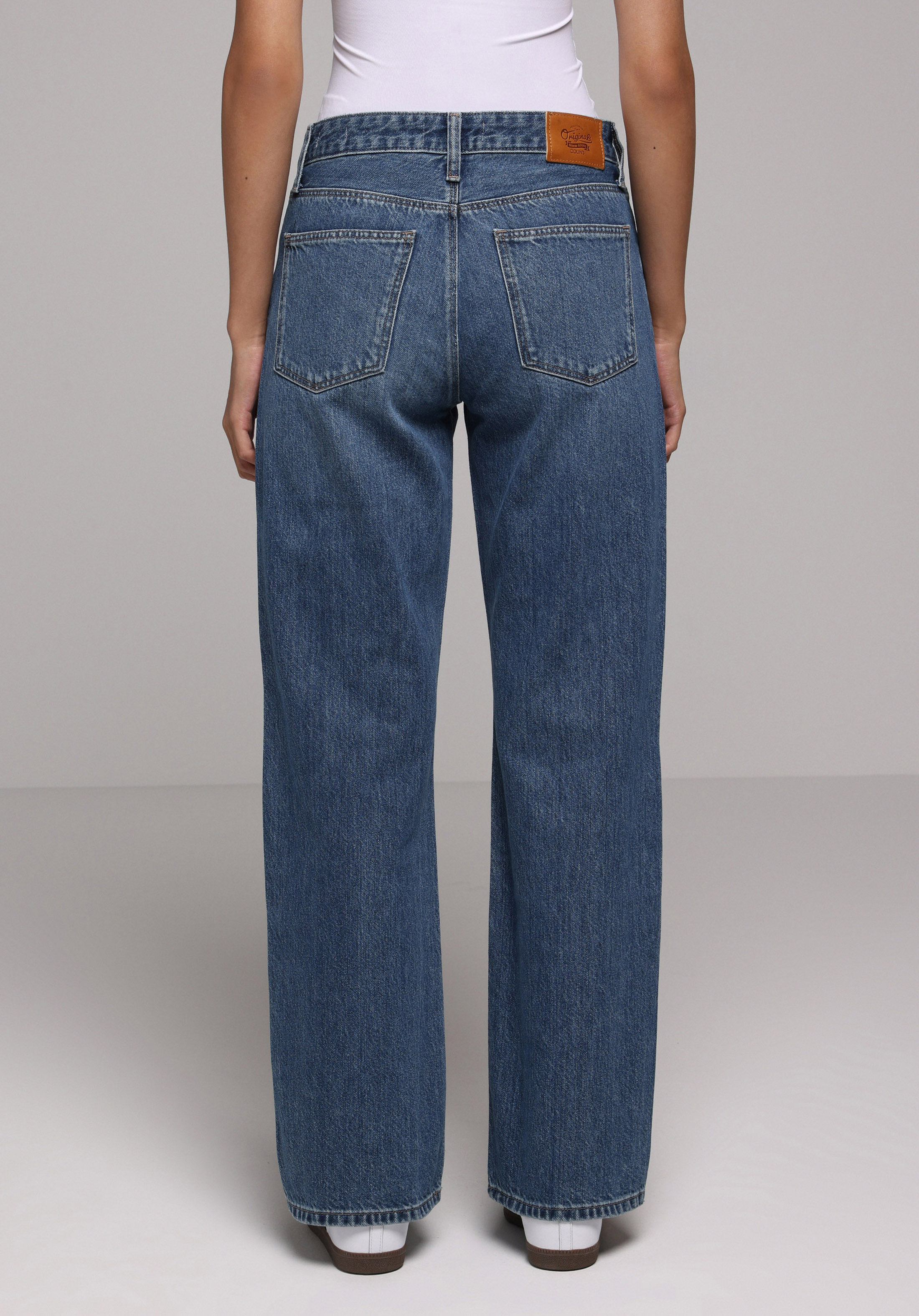 Straight Fit Orta Bel Düz Paça Kadın İndigo Jean Pantolon