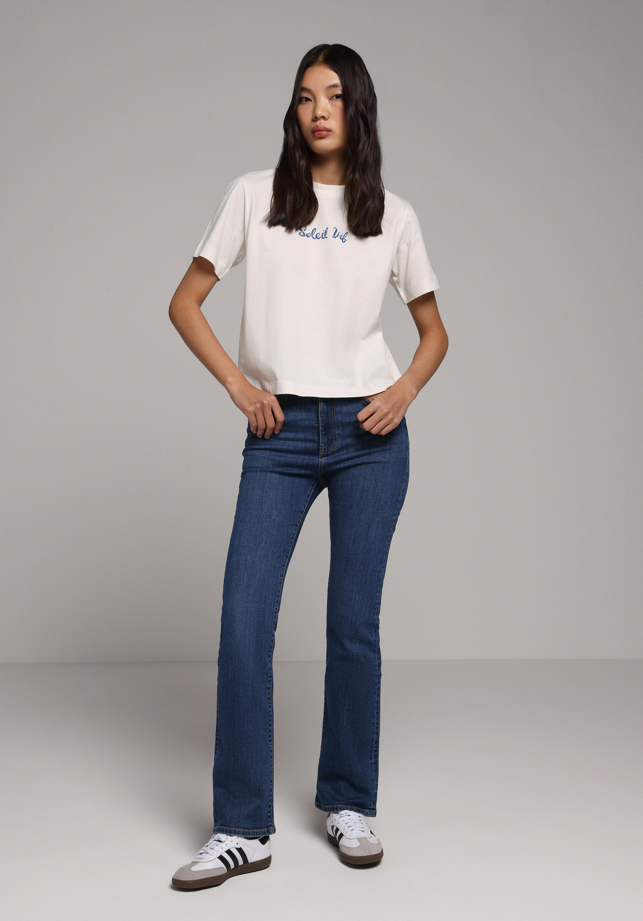 Boxy Fit Yuvarlak Yaka Baskılı Kadın Beyaz Kısa Kol Tişört