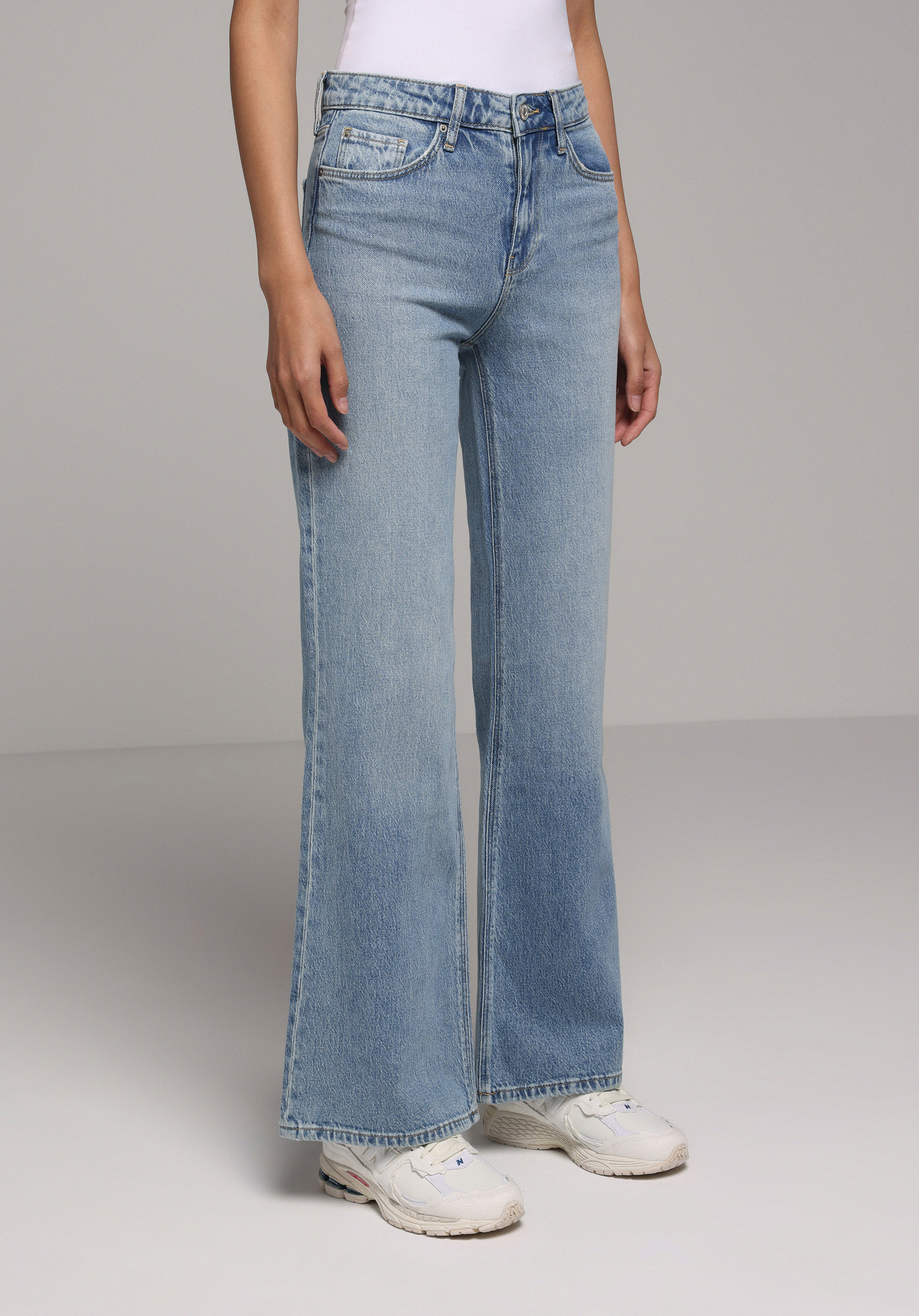 Regular Fit   Kadın Light İndigo Denim Jean Pantolon