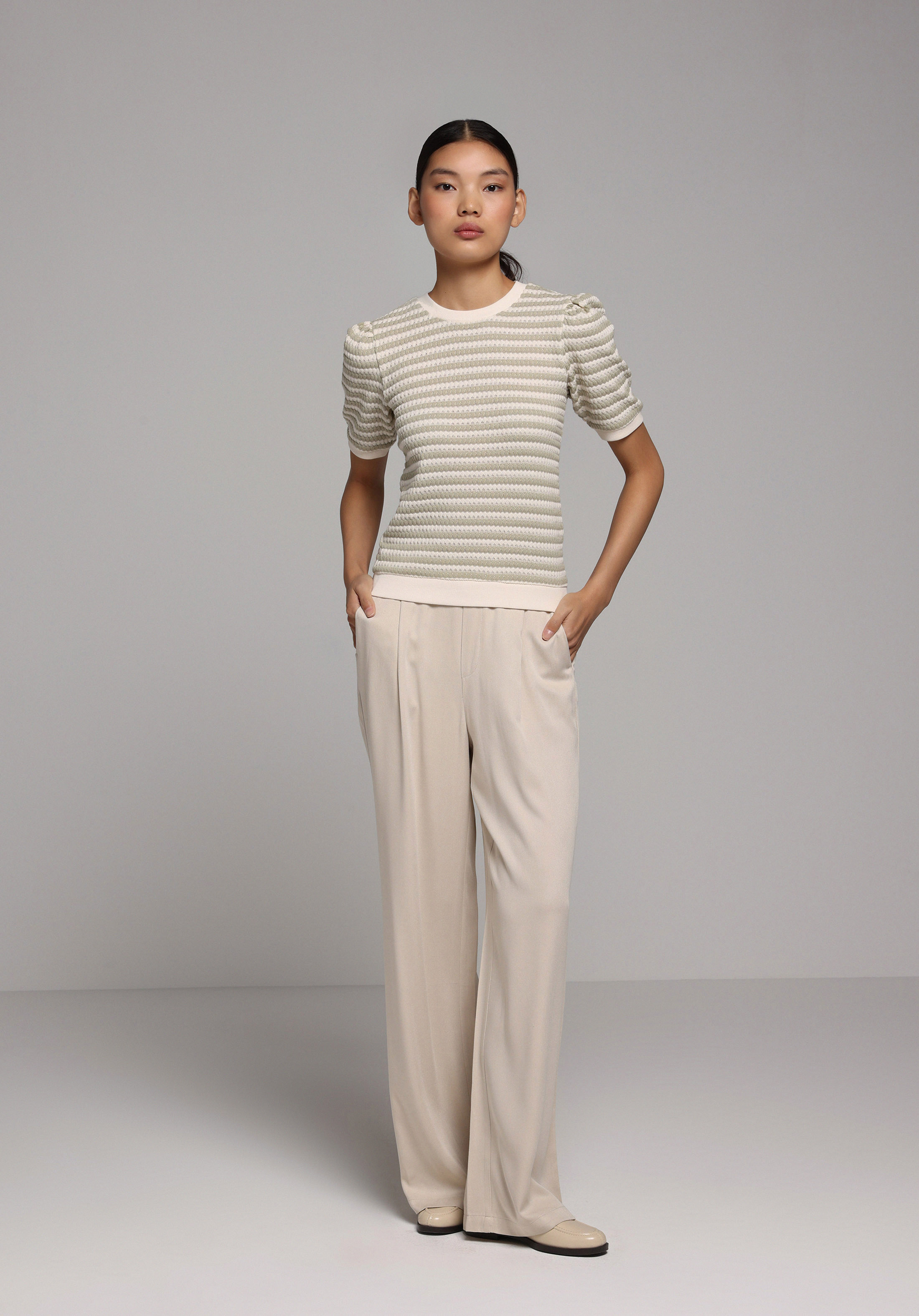 Slim Fit Yuvarlak Yaka Çizgili Kadın Yeşil Kısa Kol Tişört