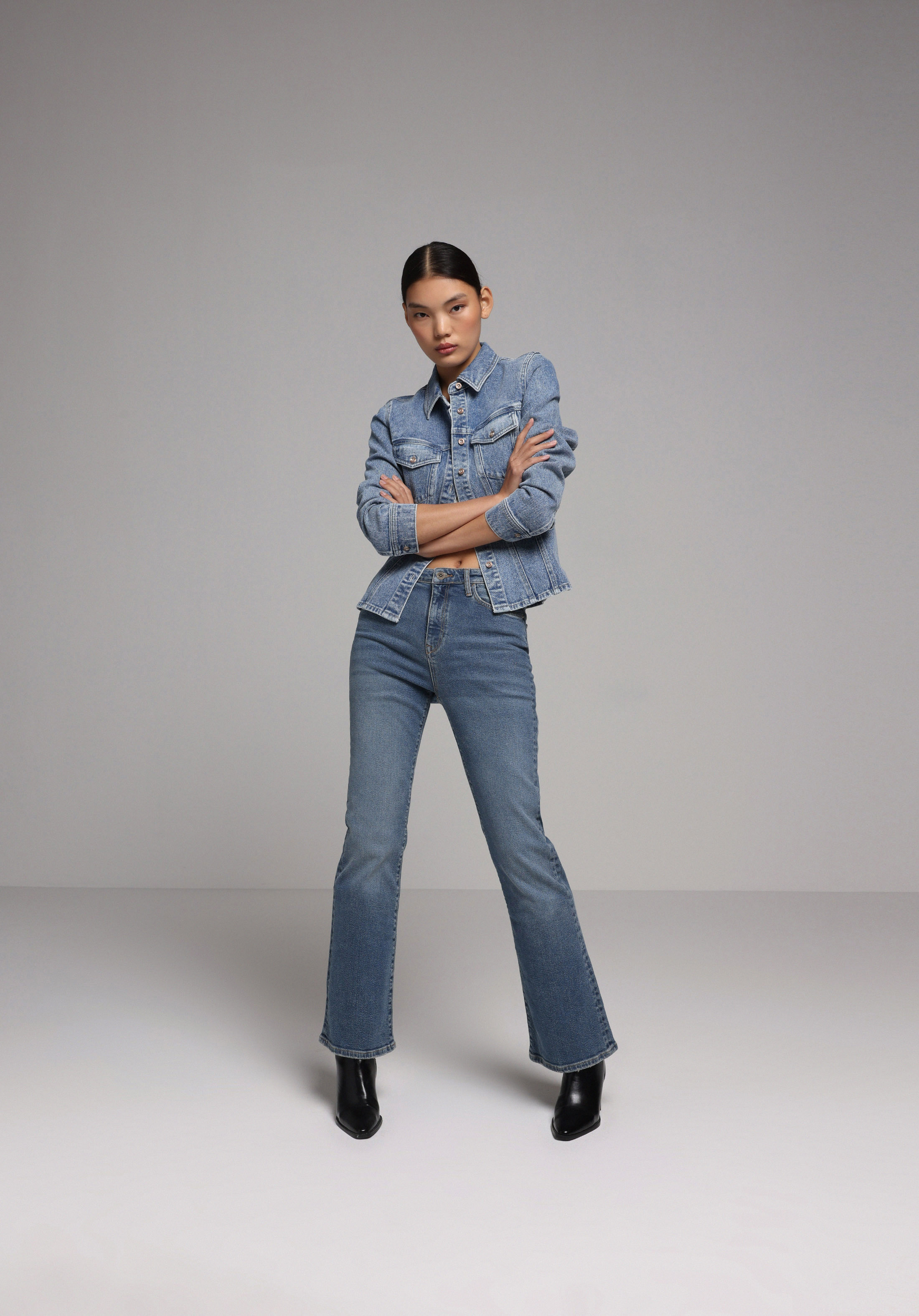 Slim Fit Klasik Yaka Düz Kadın Light İndigo Denim Shacket