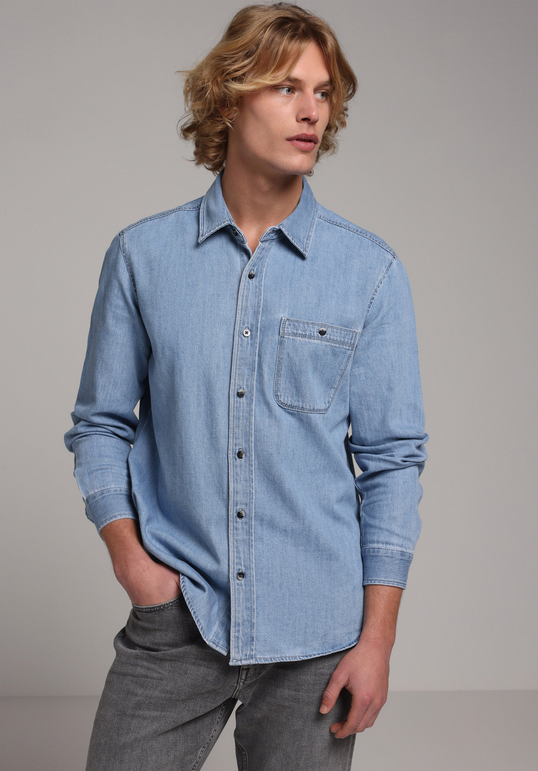 Regular Fit Klasik Yaka Düz Erkek Light İndigo Denim Uzun Kol Gömlek