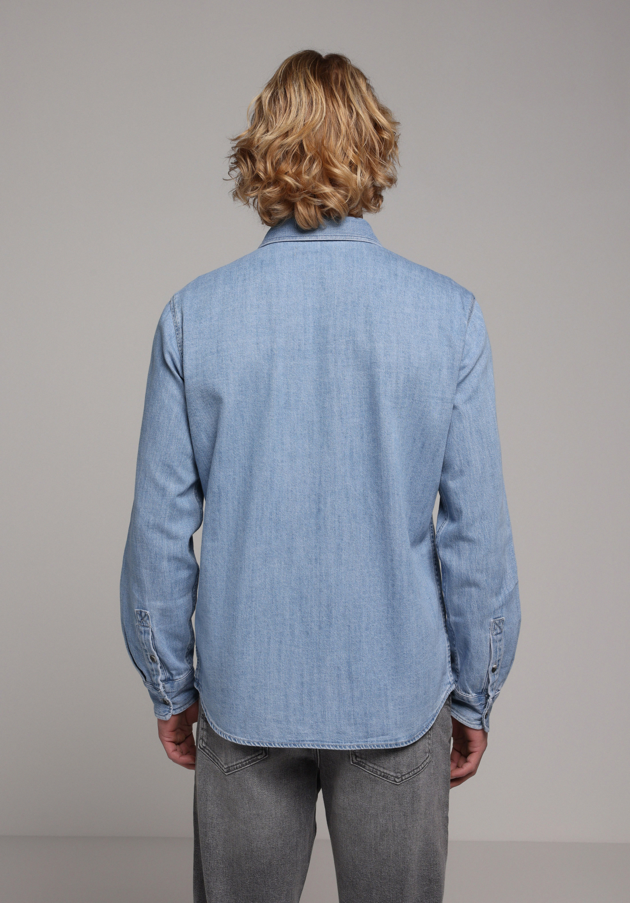 Regular Fit Klasik Yaka Düz Erkek Light İndigo Denim Uzun Kol Gömlek