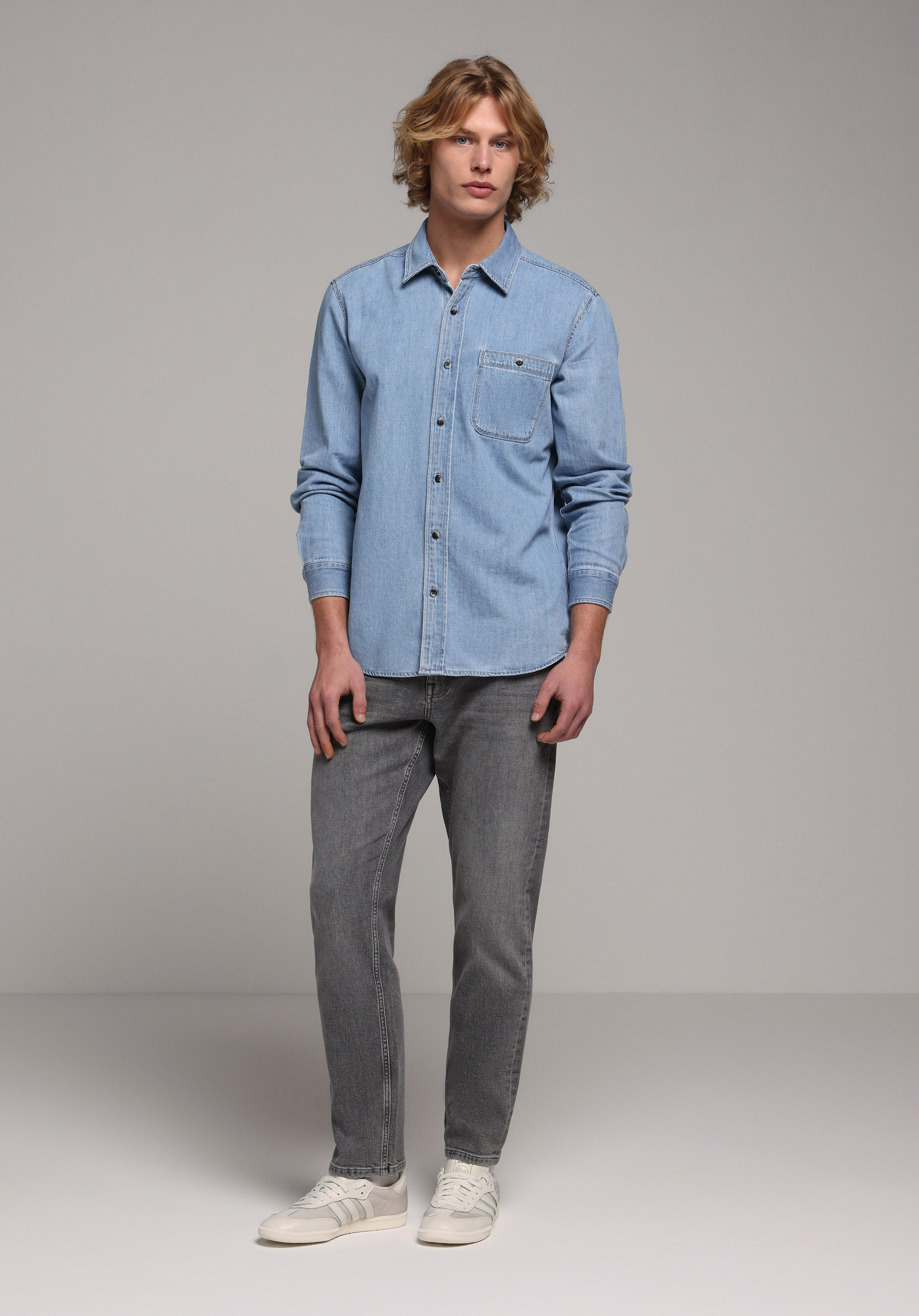 Regular Fit Klasik Yaka Düz Erkek Light İndigo Denim Uzun Kol Gömlek