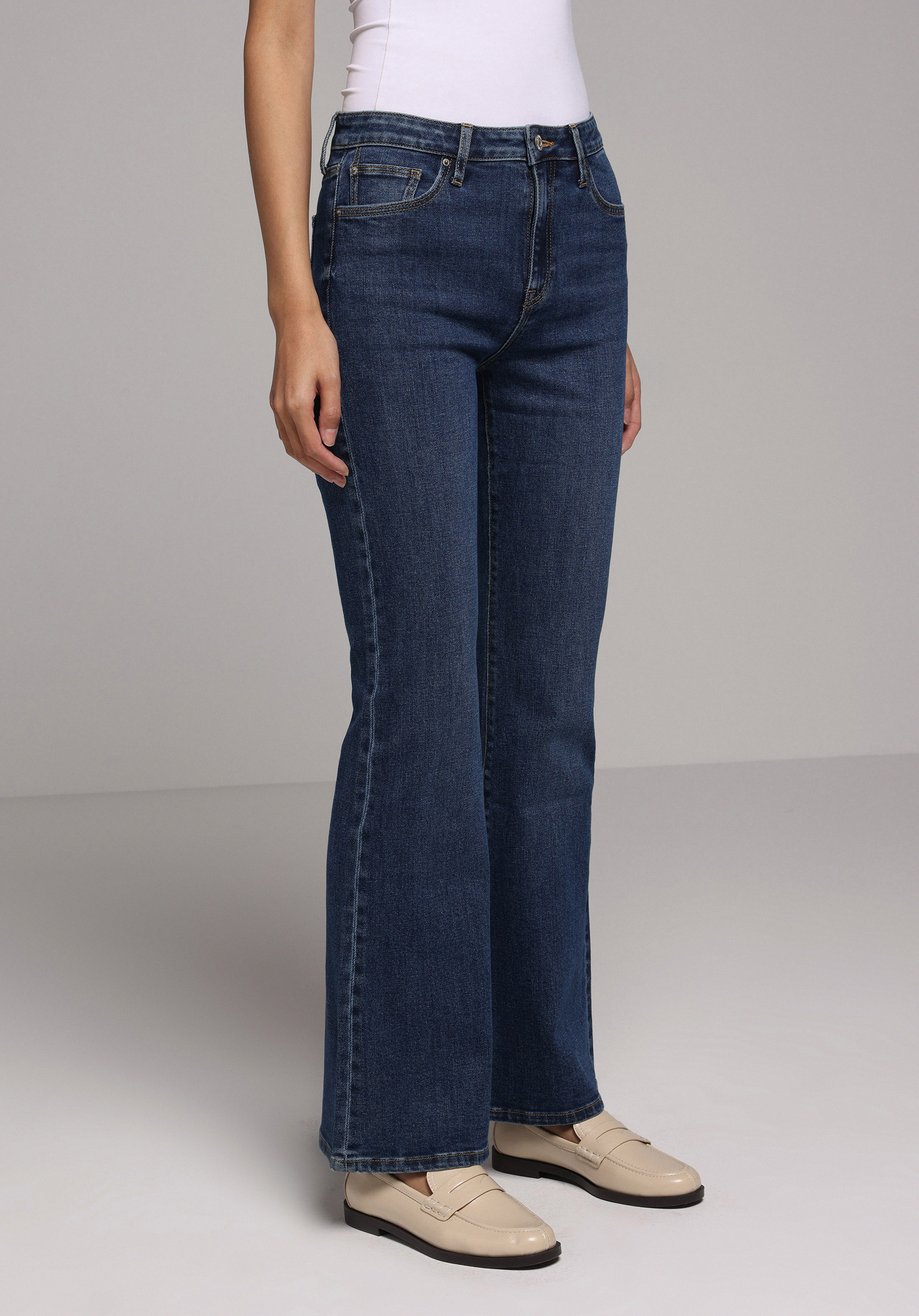 Regular Fit   Kadın Mid İndigo Denim Jean Pantolon