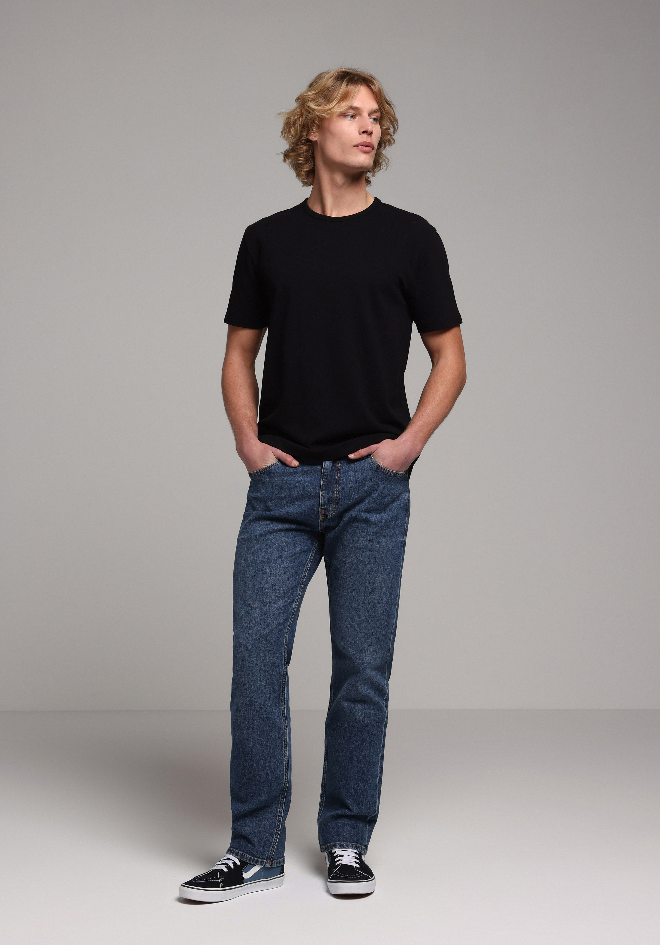 Regular Fit Yuvarlak Yaka Düz Erkek Siyah Kısa Kol Tişört