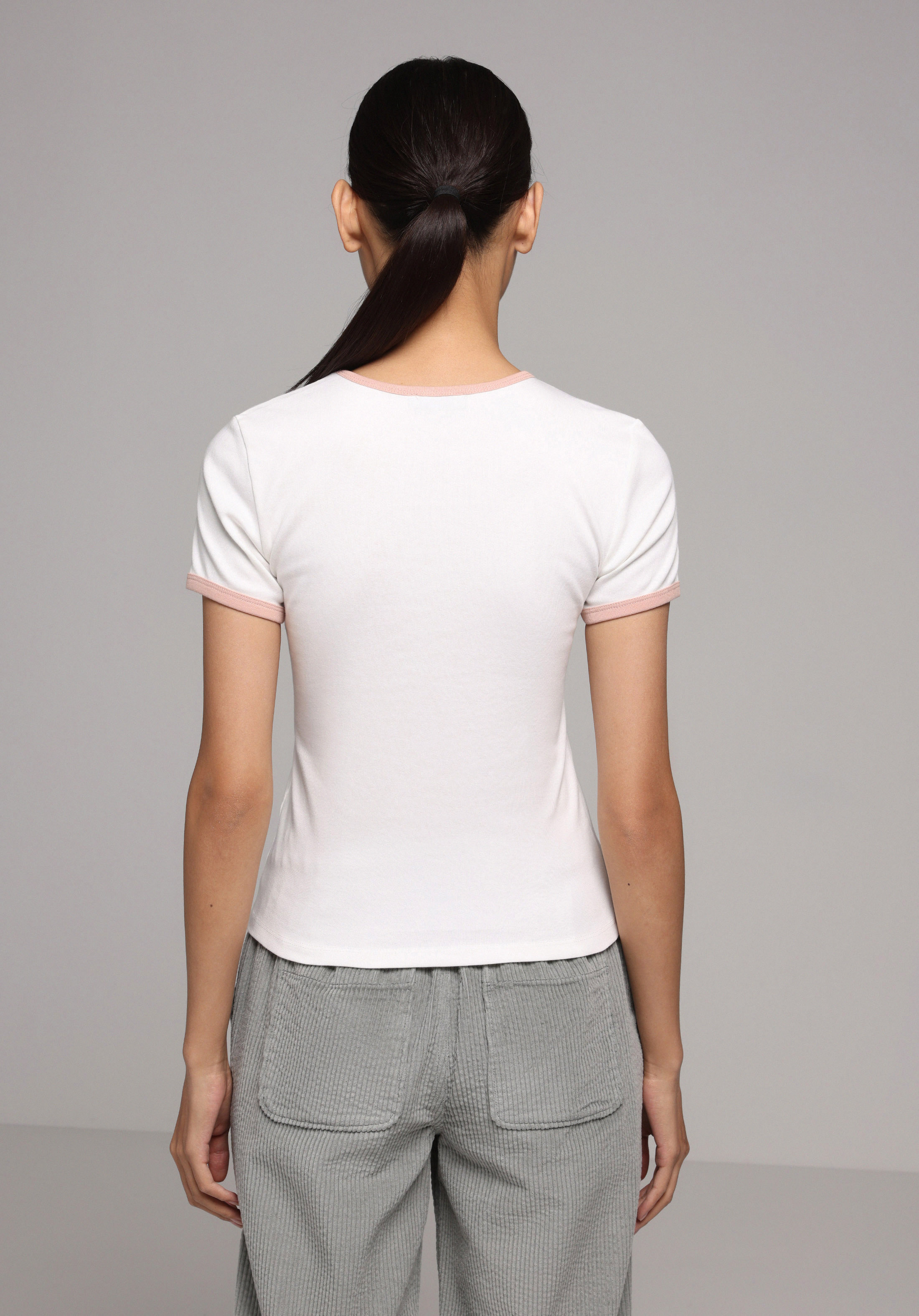 Slim Fit Yuvarlak Yaka Baskılı Kadın Beyaz Kısa Kol Tişört