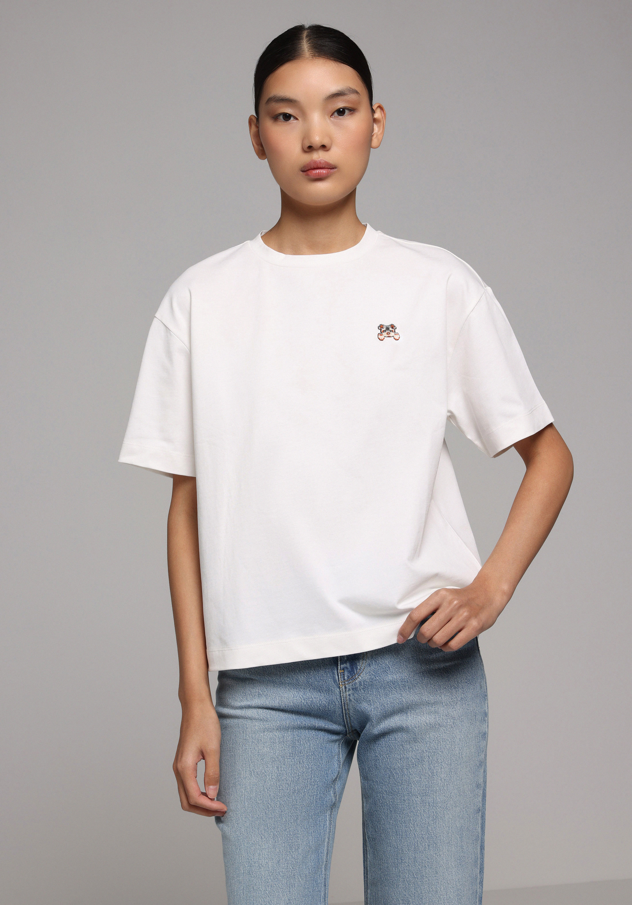 Boyfriend Fit Yuvarlak Yaka Nakışlı Kadın Beyaz Kısa Kol Tişört