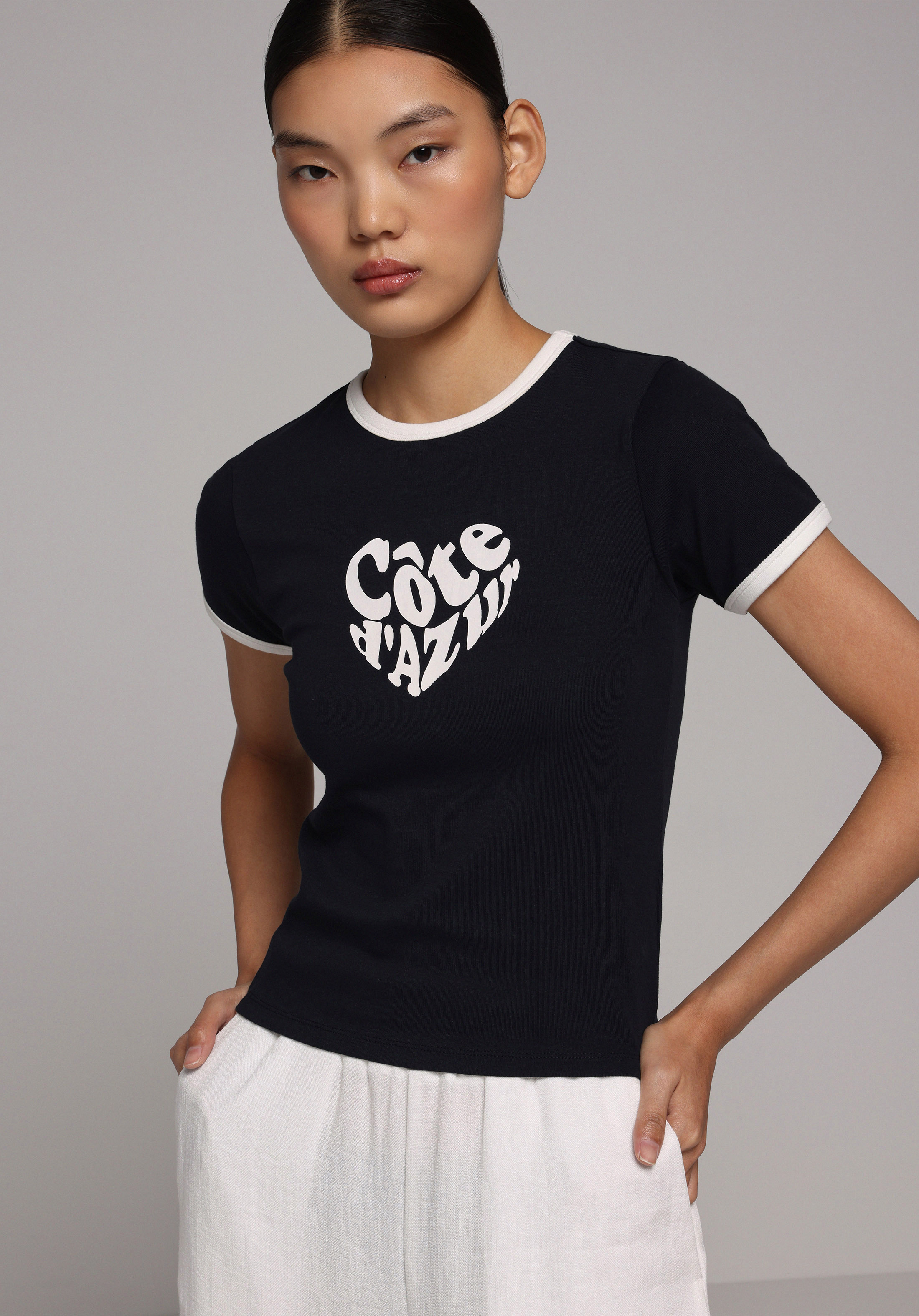 Slim Fit Yuvarlak Yaka Baskılı Kadın Lacivert Kısa Kol Tişört