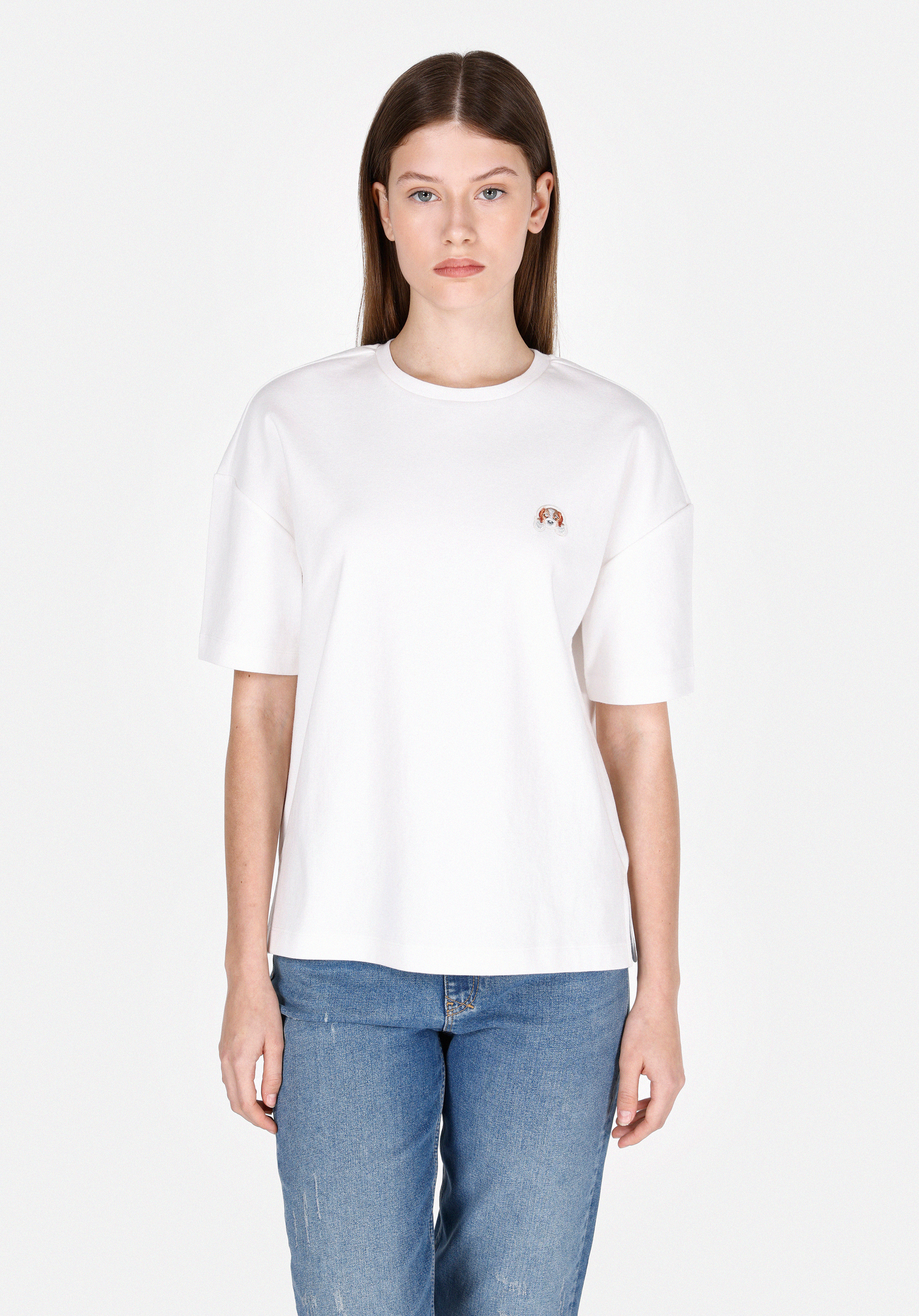 Regular Fit Yuvarlak Yaka Nakışlı Kadın Beyaz Kısa Kol Tişört