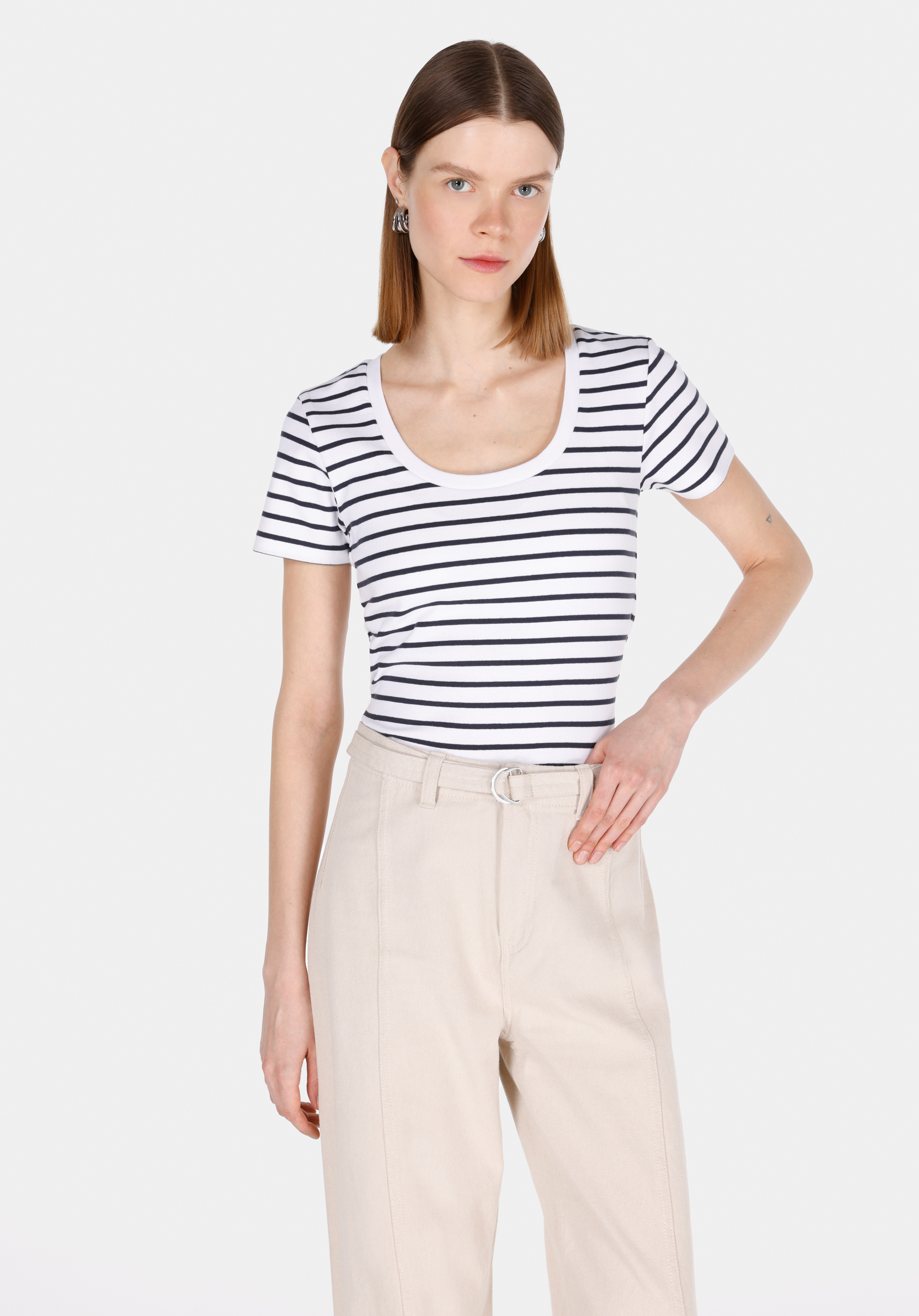 Slim Fit Kare Yaka Çizgili Kadın Beyaz Kısa Kol Tişört