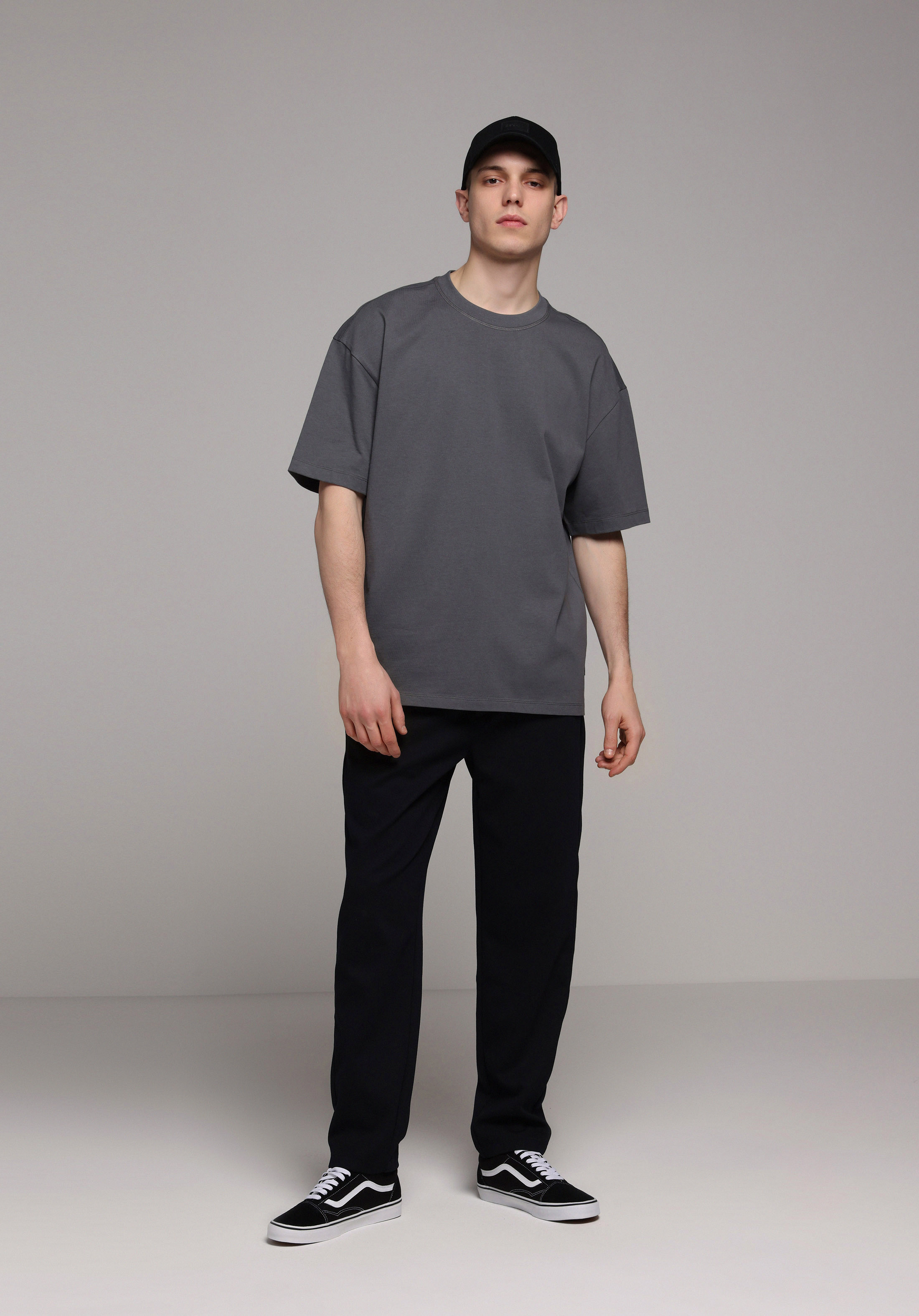 Oversize Fit Yuvarlak Yaka Düz Erkek Antrasit Kısa Kol Tişört