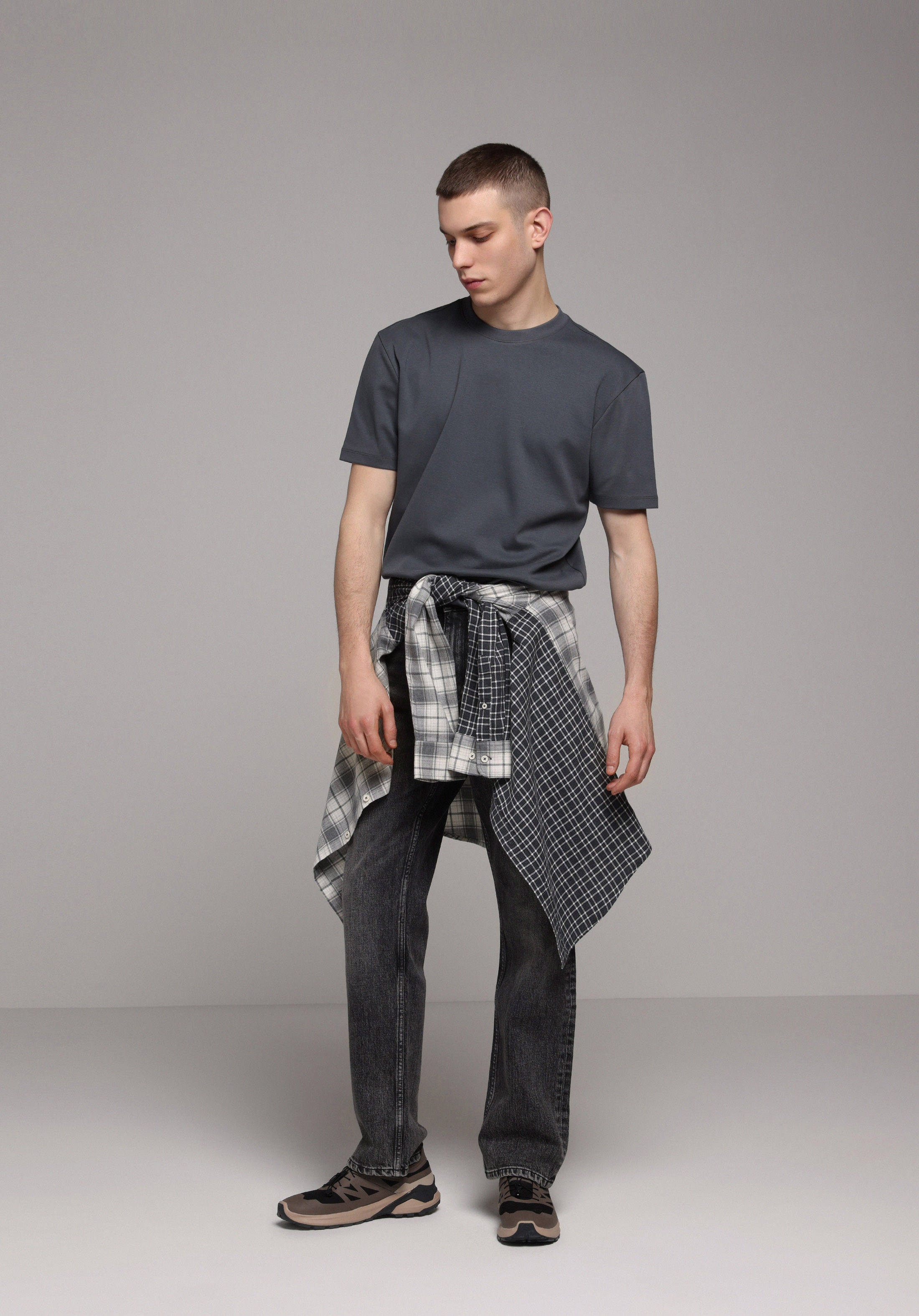 Regular Fit Yuvarlak Yaka Düz Erkek Antrasit Kısa Kol Tişört