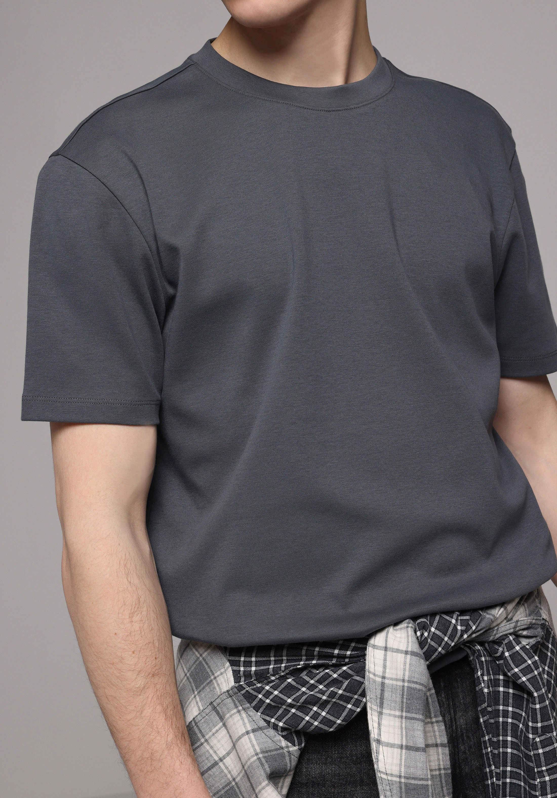 Regular Fit Yuvarlak Yaka Düz Erkek Antrasit Kısa Kol Tişört