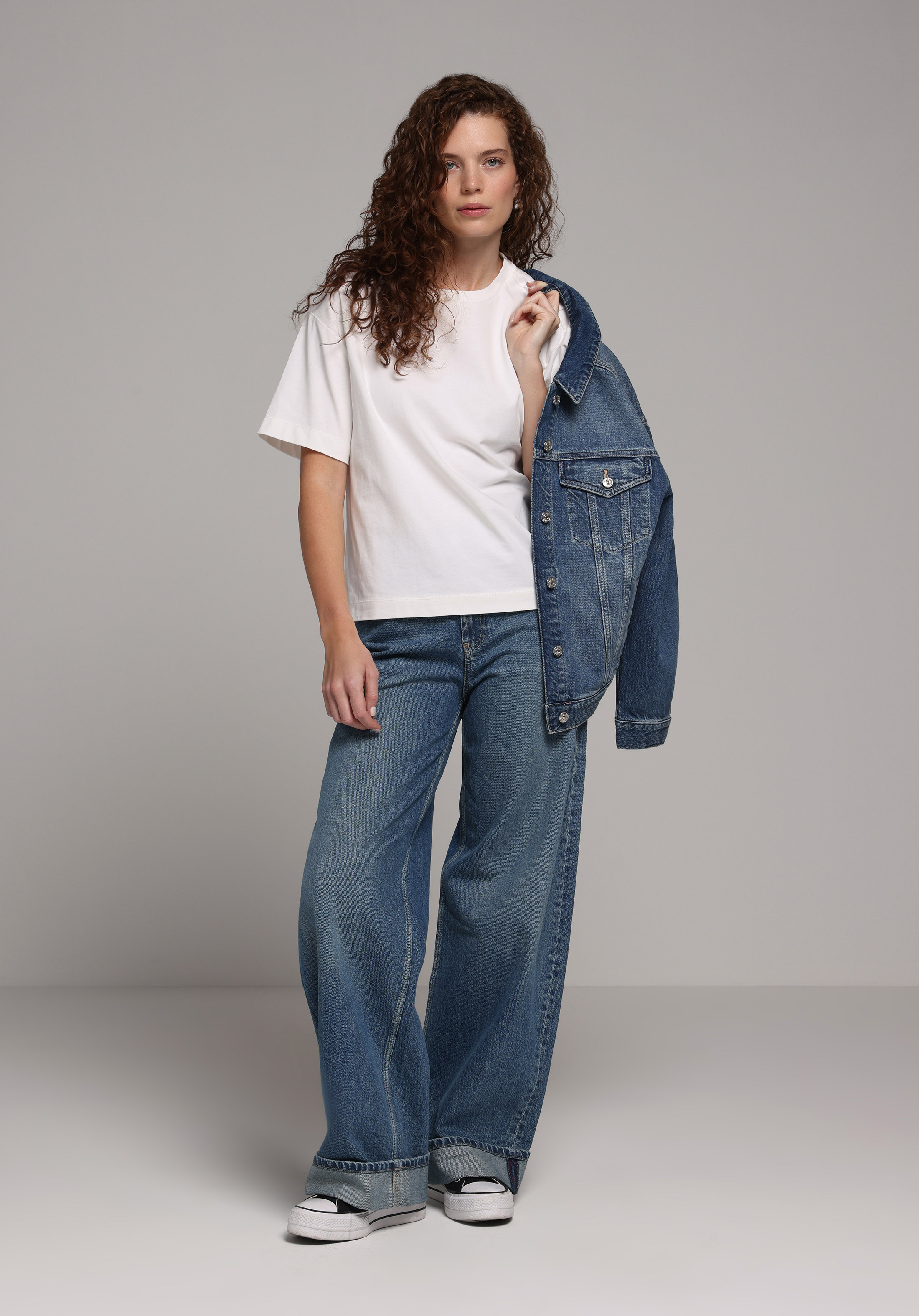 Loose Fit Düşük Bel Geniş Paça Kadın İndigo Jean Pantolon