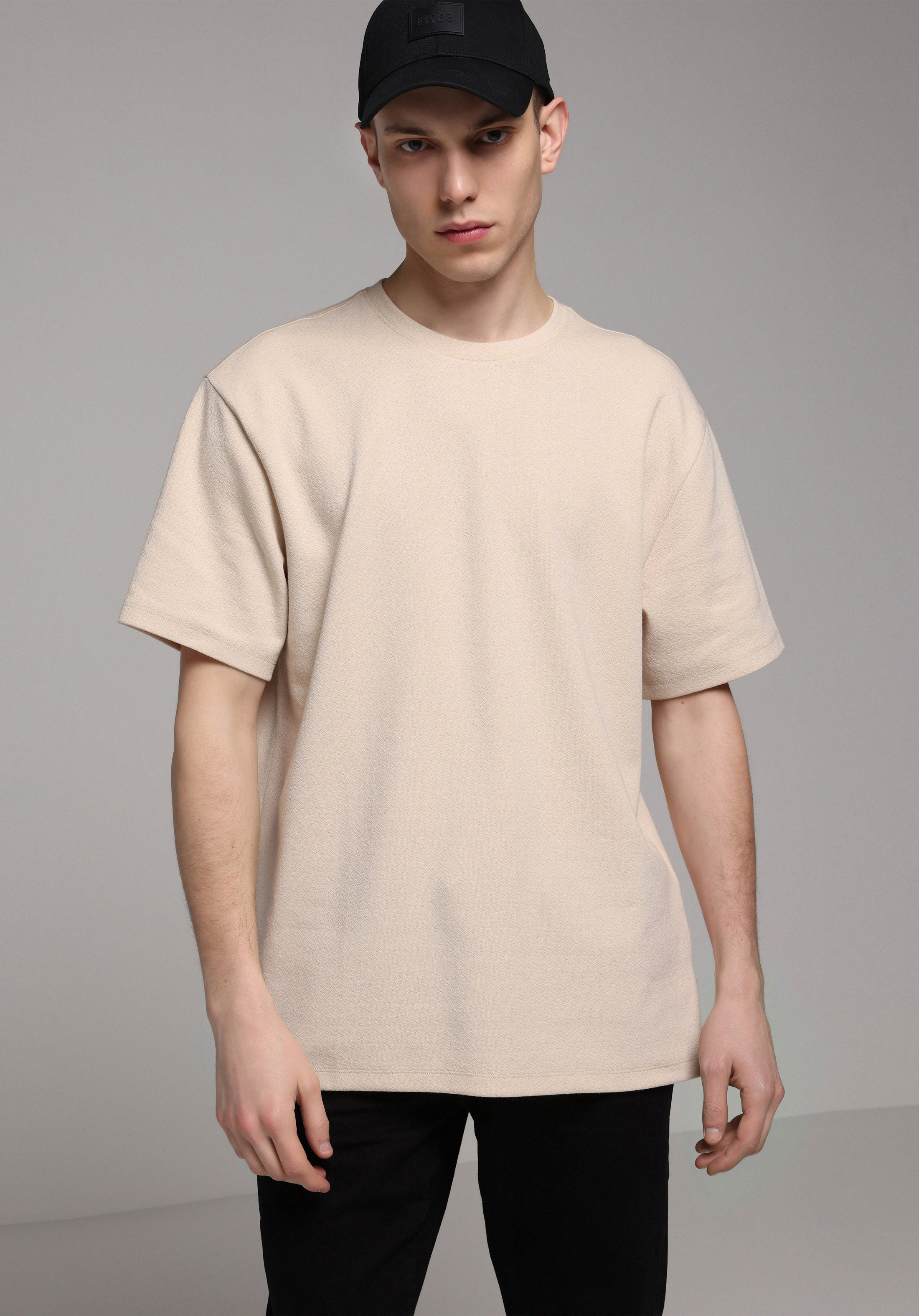 Comfort Fit Yuvarlak Yaka Düz Erkek Bej Kısa Kol Tişört