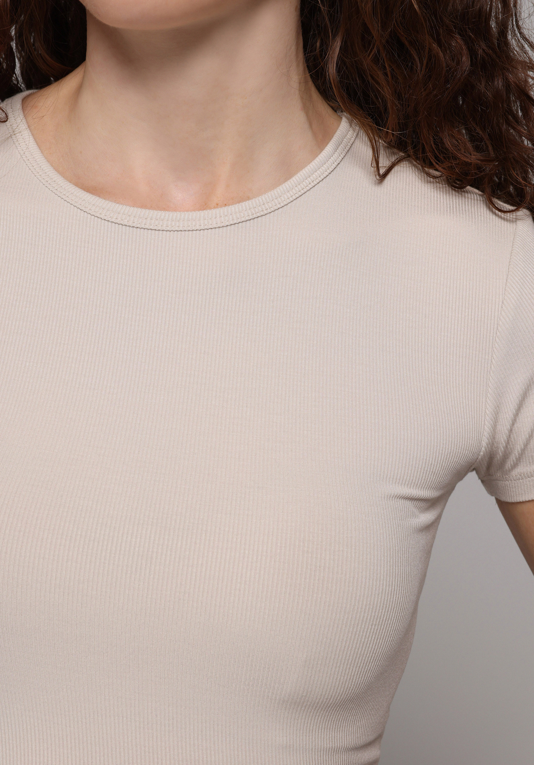 Slim Fit Yuvarlak Yaka Düz Kadın Taş Kısa Kol Tişört