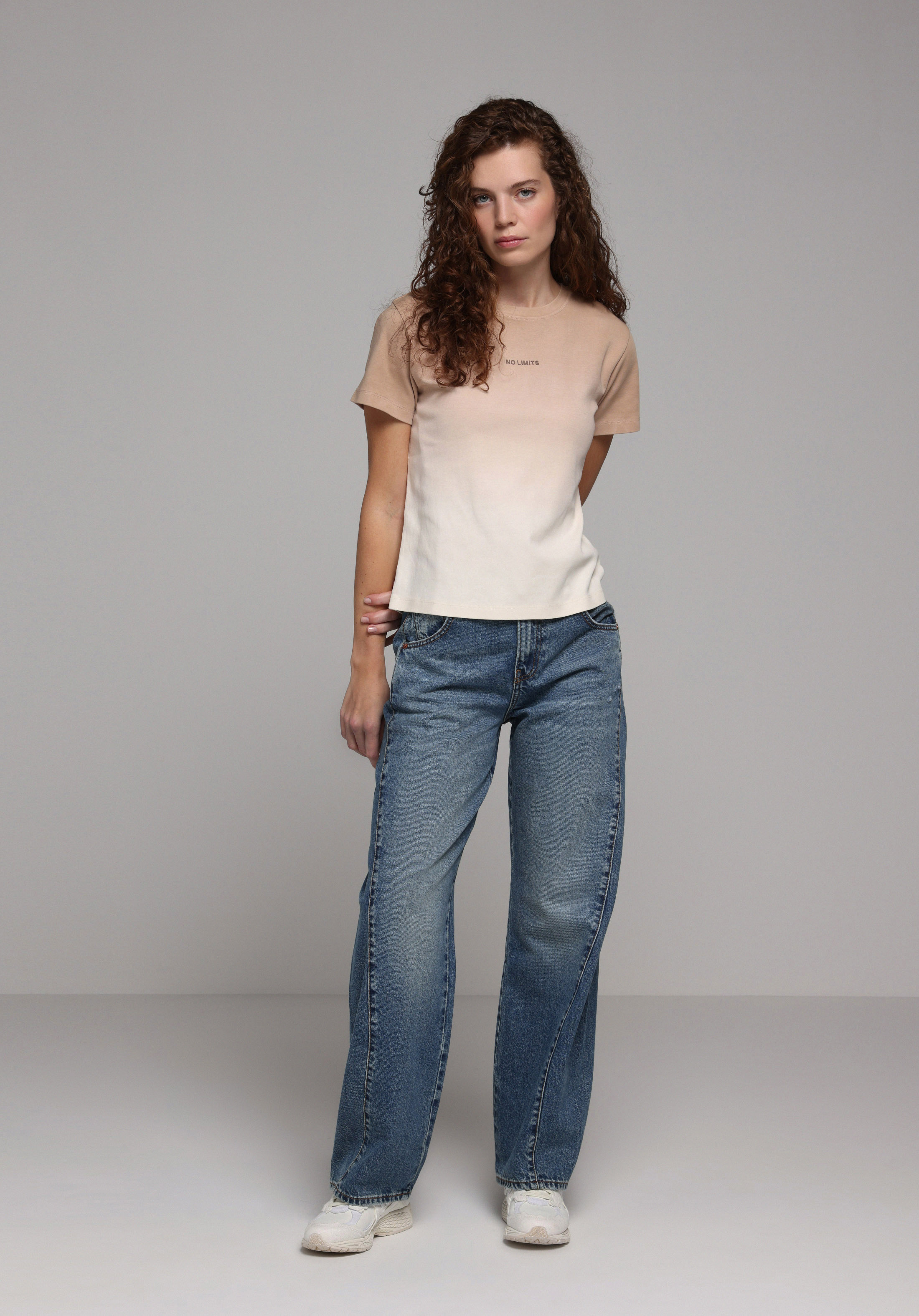 Regular Fit Yuvarlak Yaka Baskılı Kadın Bej Kısa Kol Tişört