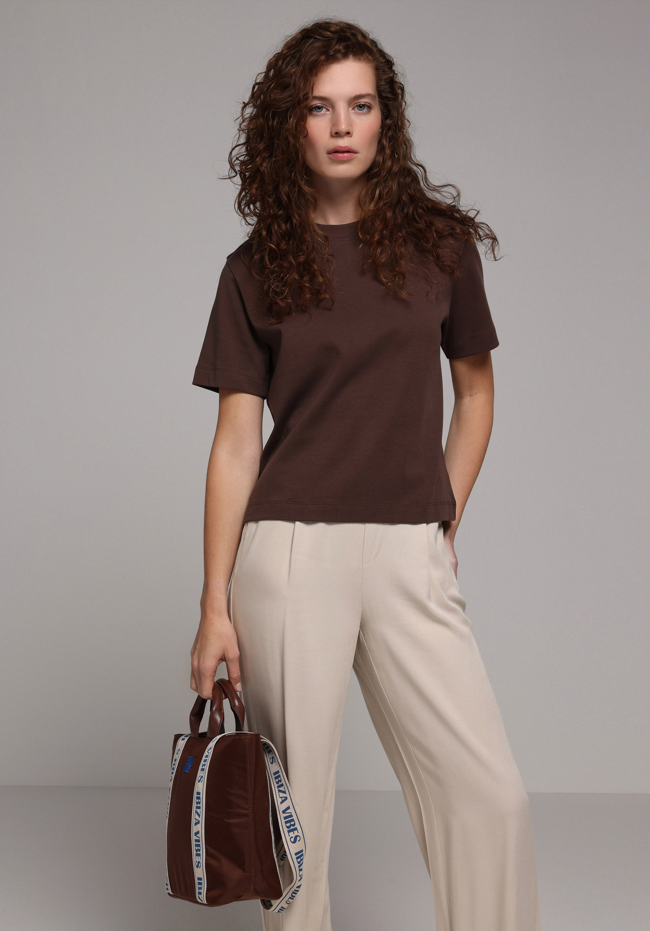 Boxy Fit Yuvarlak Yaka Düz Kadın Kahverengi Kısa Kol Tişört
