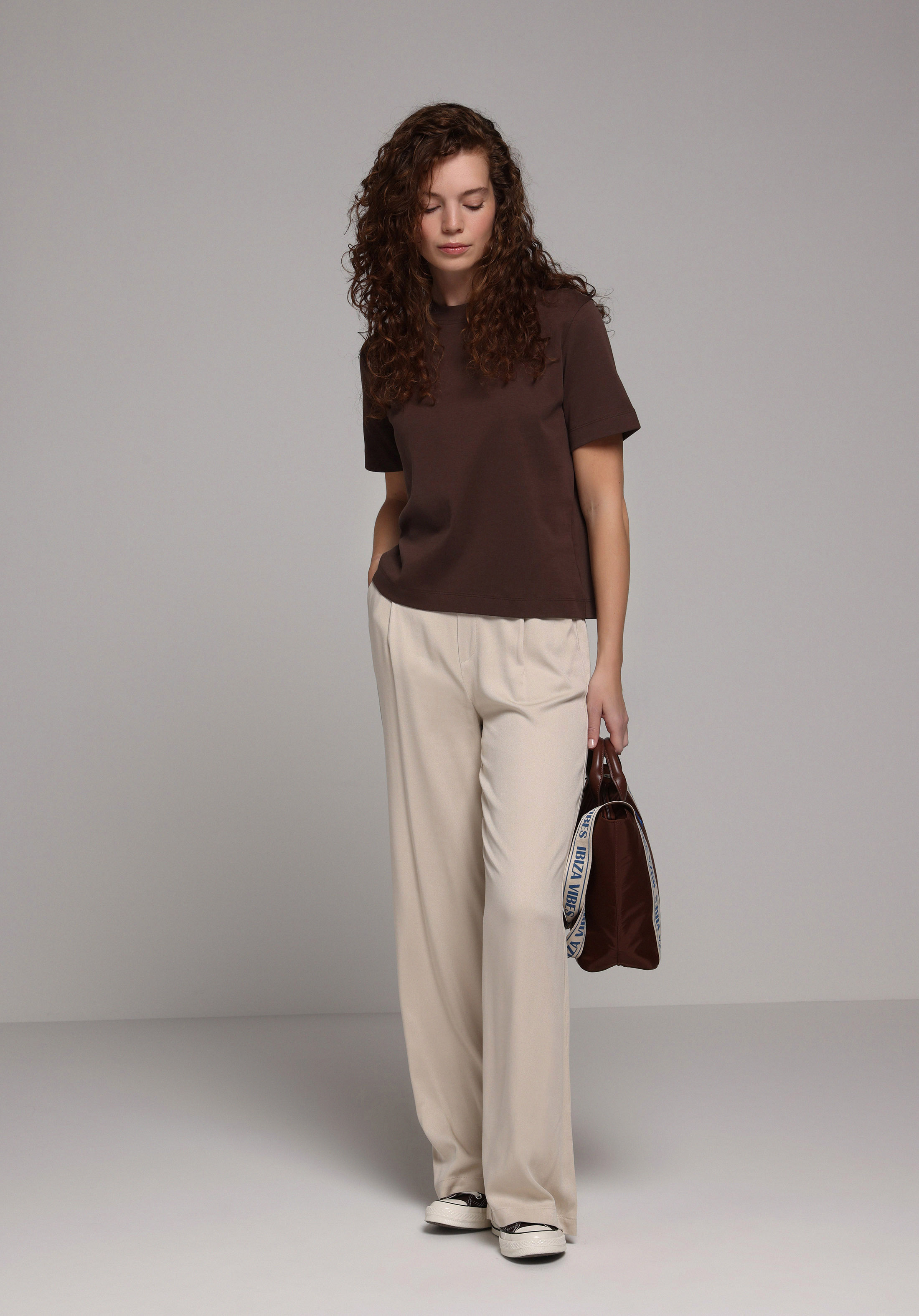 Boxy Fit Yuvarlak Yaka Düz Kadın Kahverengi Kısa Kol Tişört