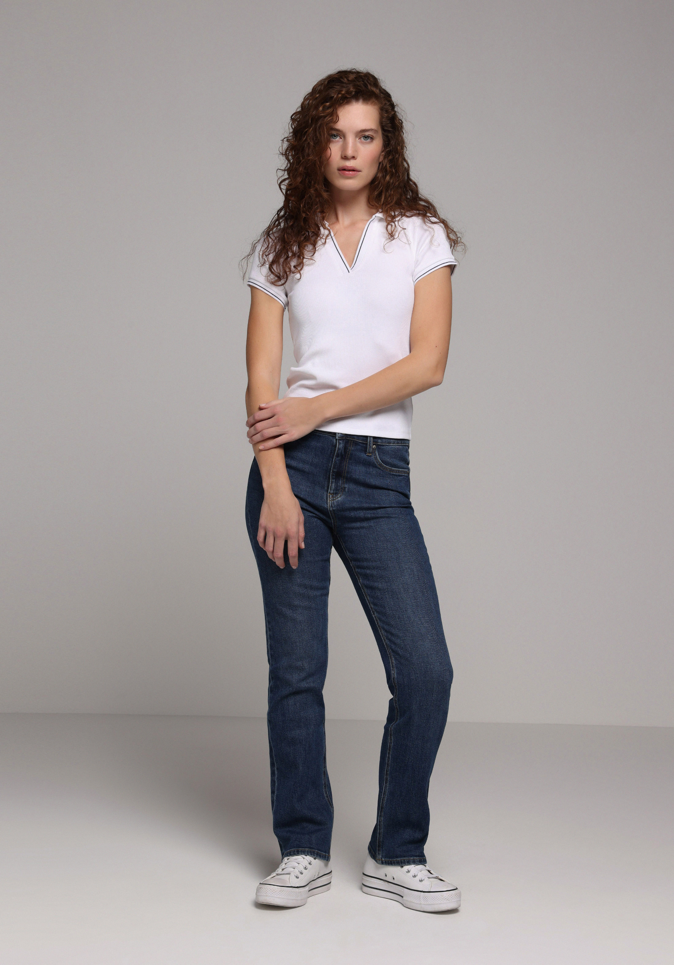 Slim Fit Polo Yaka Düz Kadın Beyaz Kısa Kol Tişört