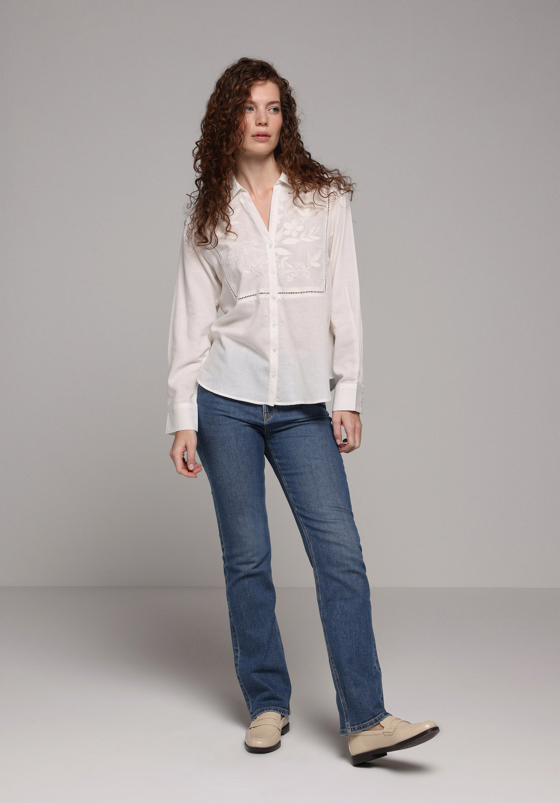 Fashion Fit Shirt Neck Nakışlı Kadın Beyaz Uzun Kol Gömlek