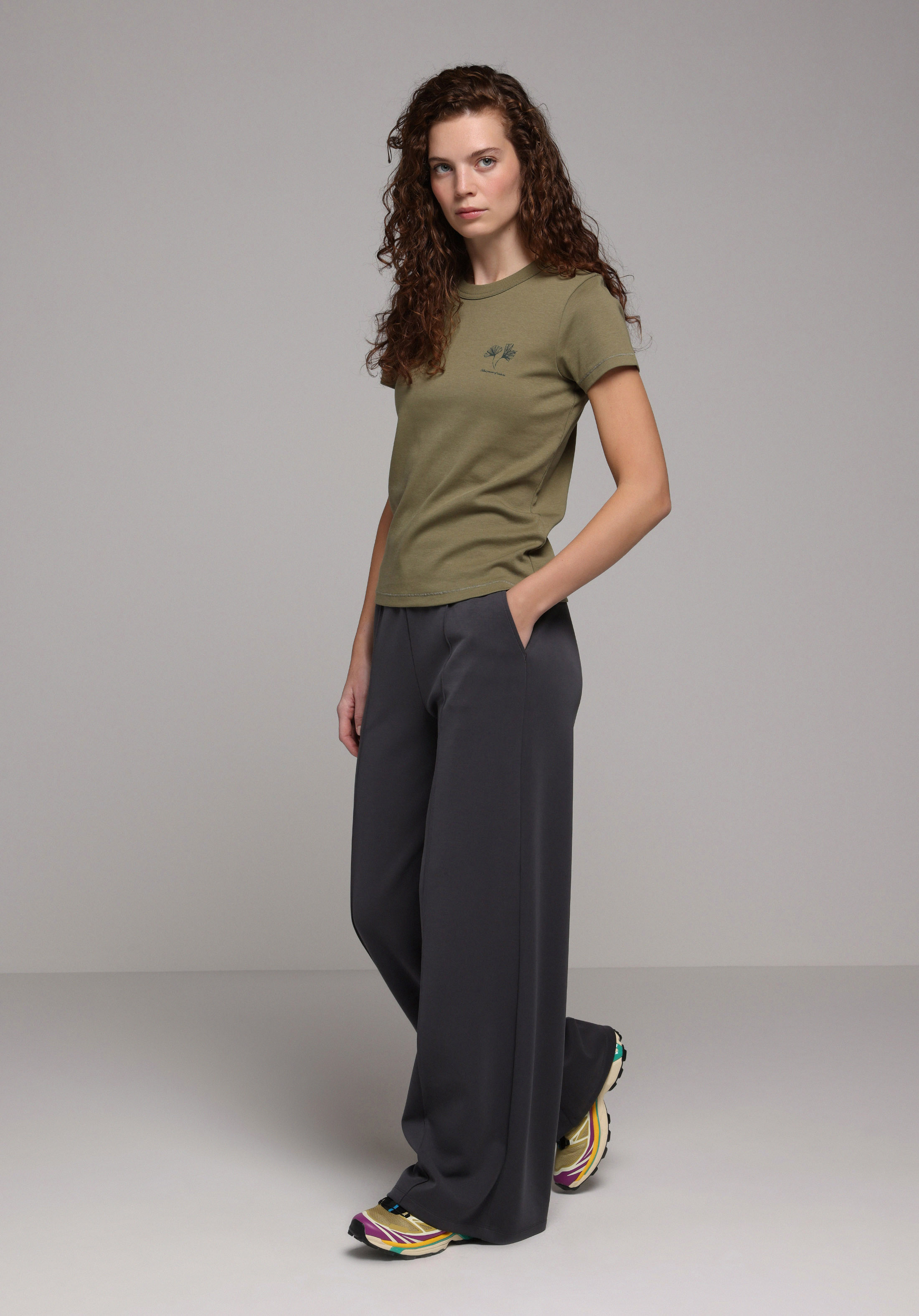 Slim Fit Yuvarlak Yaka Baskılı Kadın Yeşil Kısa Kol Tişört