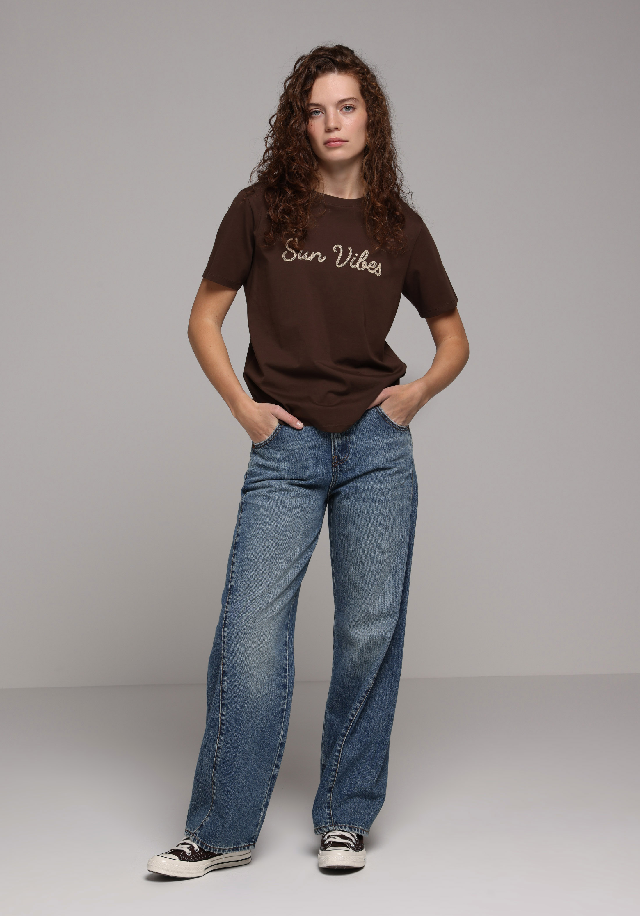 Regular Fit Yuvarlak Yaka Baskılı Kadın Kahverengi Kısa Kol Tişört