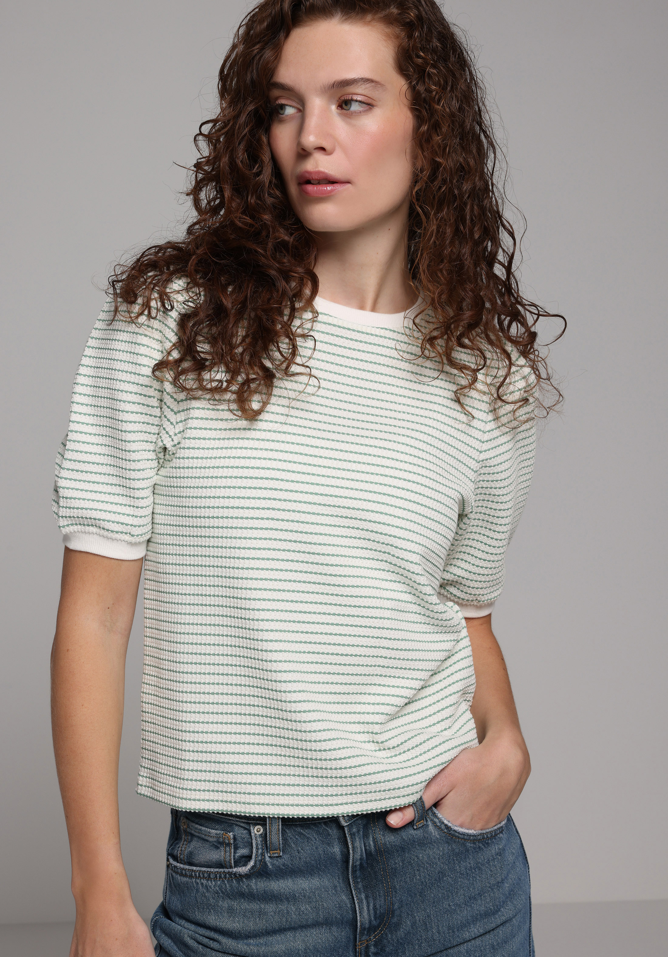 Slim Fit Yuvarlak Yaka Çizgili Kadın Yeşil Kısa Kol Tişört