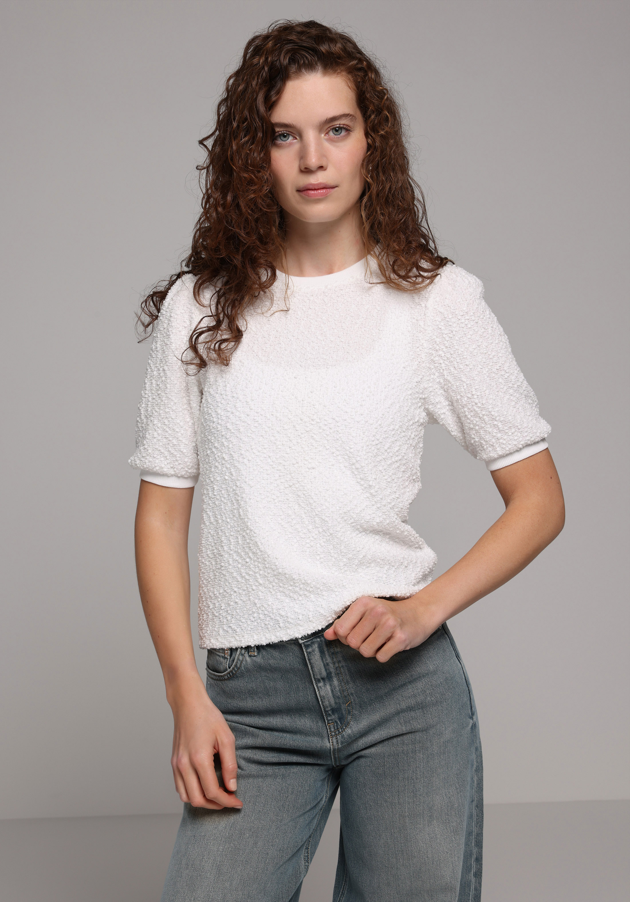 Regular Fit Yuvarlak Yaka Jakarlı Kadın Beyaz Kısa Kol Tişört