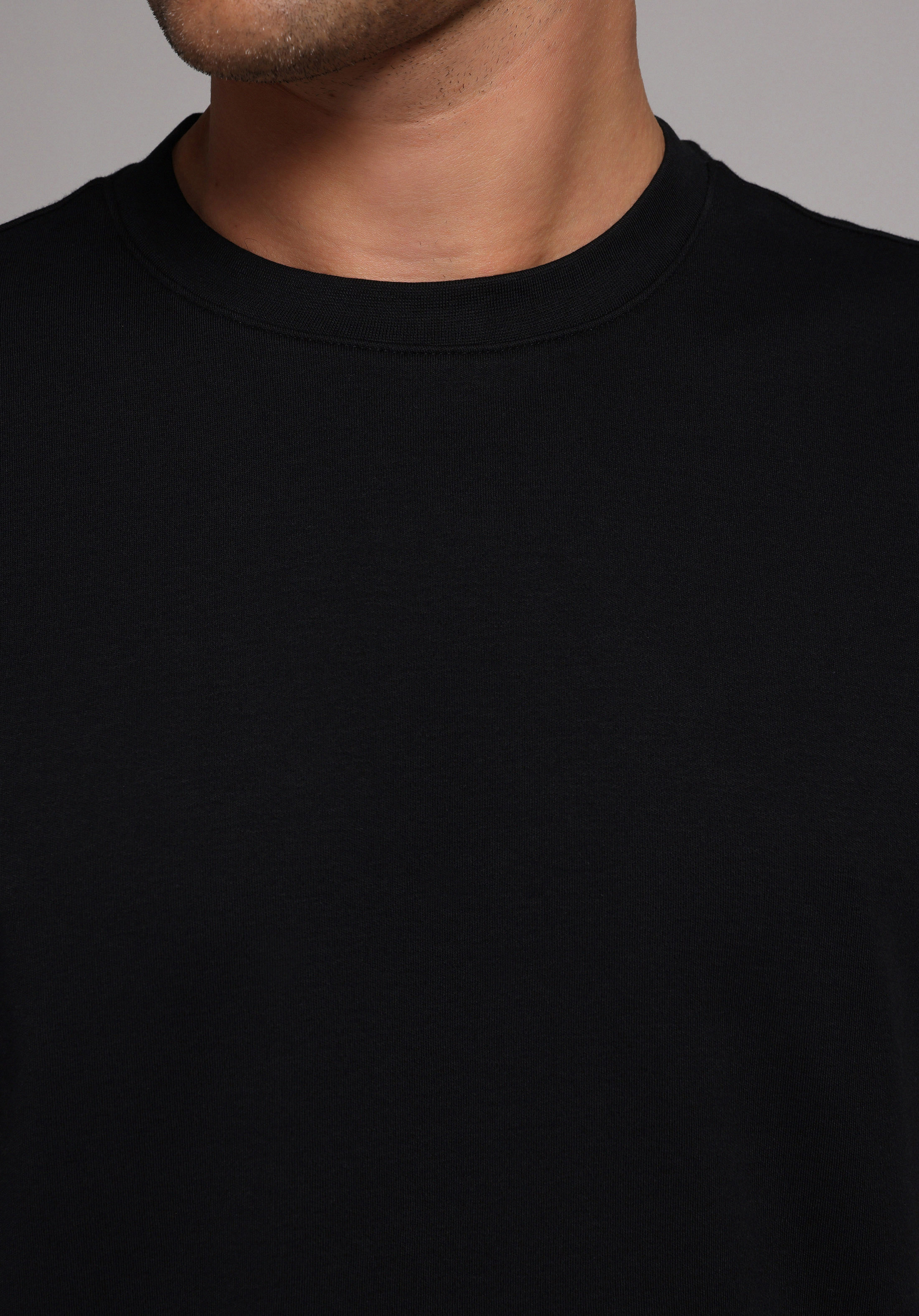 Regular Fit Yuvarlak Yaka Düz Erkek Siyah Kısa Kol Tişört