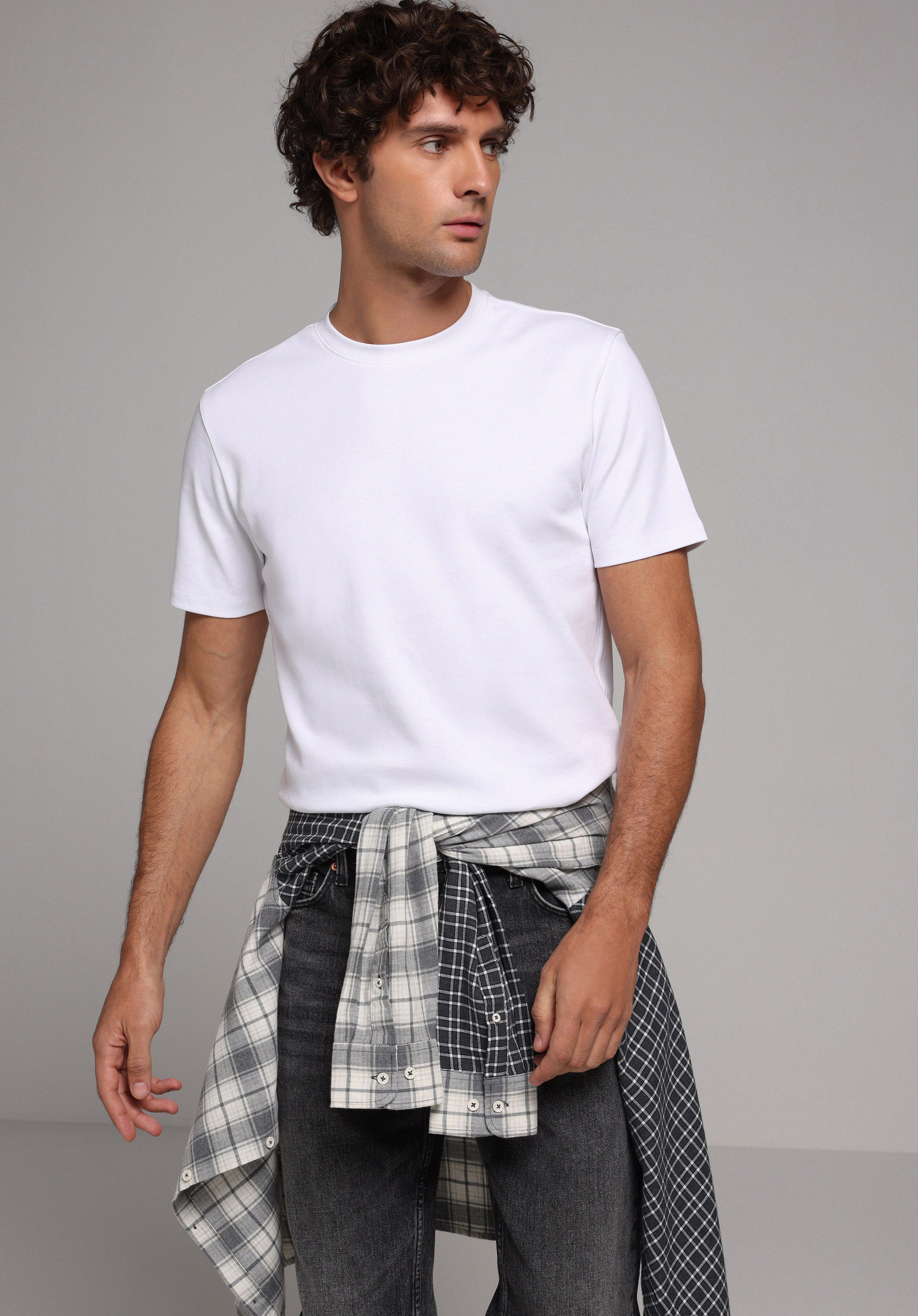 Regular Fit Yuvarlak Yaka Düz Erkek Beyaz Kısa Kol Tişört