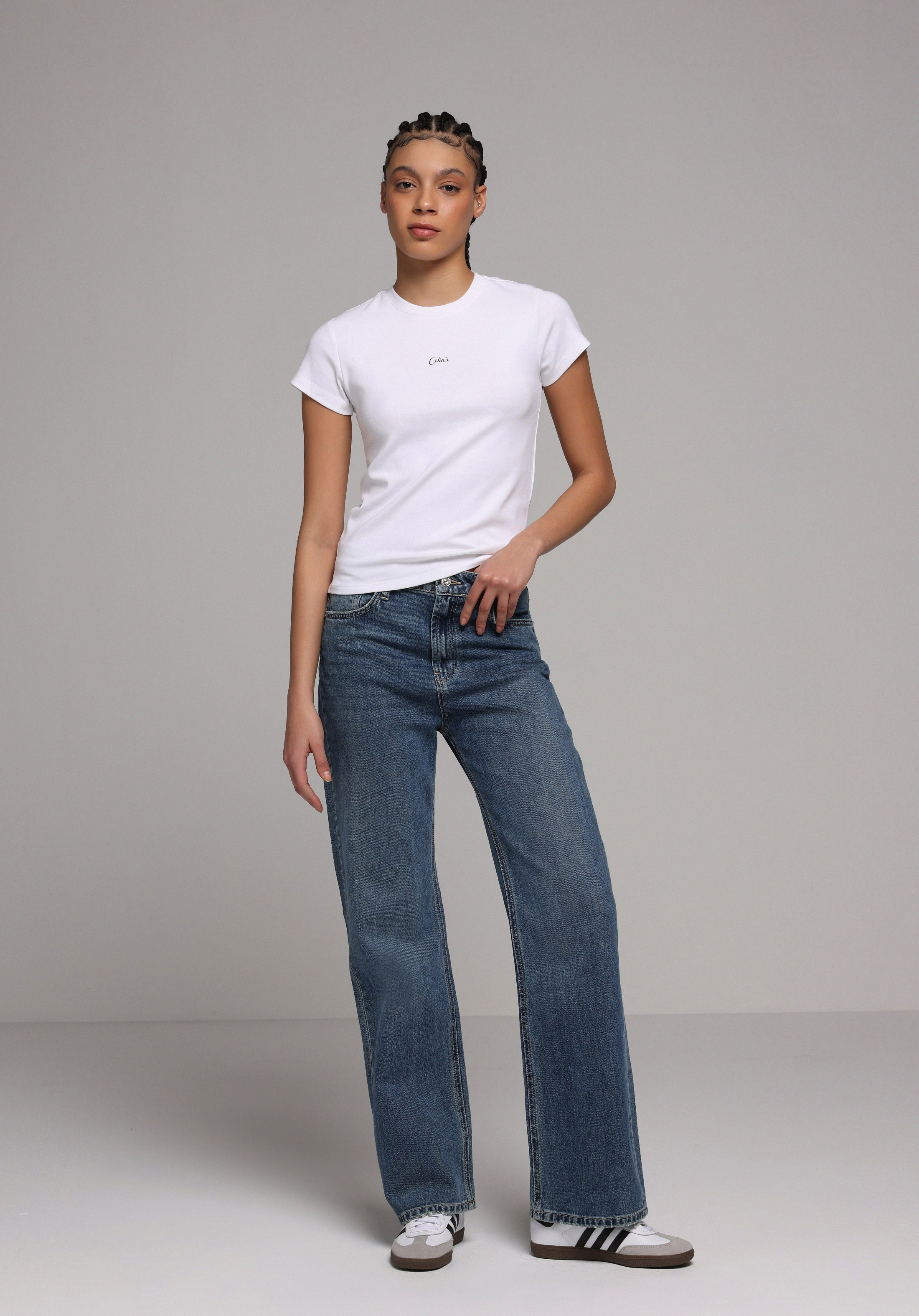 Slim Fit Yuvarlak Yaka Baskılı Kadın Beyaz Kısa Kol Tişört